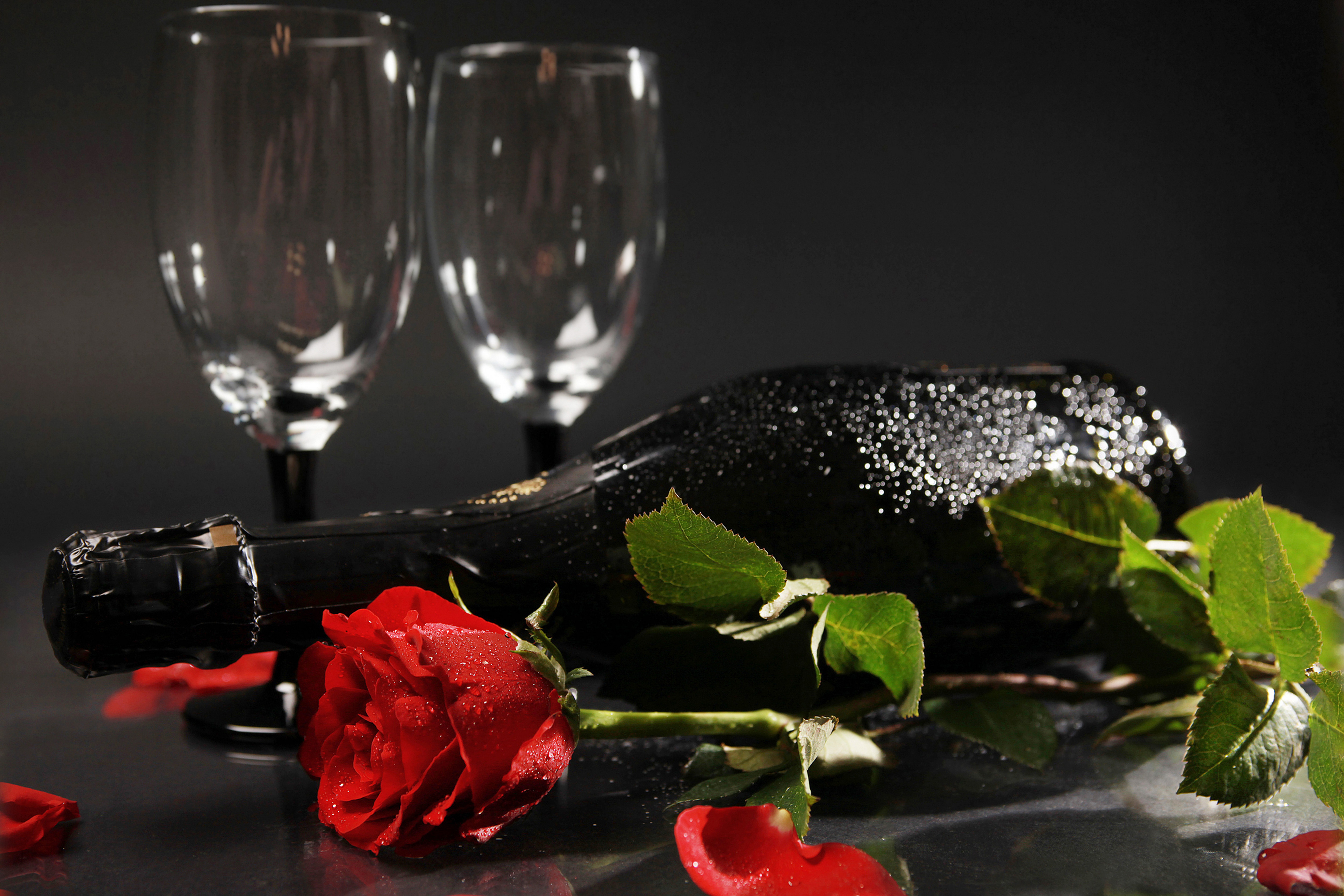 Роз вин. Цветы и шампанское. Вино и цветы. Шампанское бокал розы.