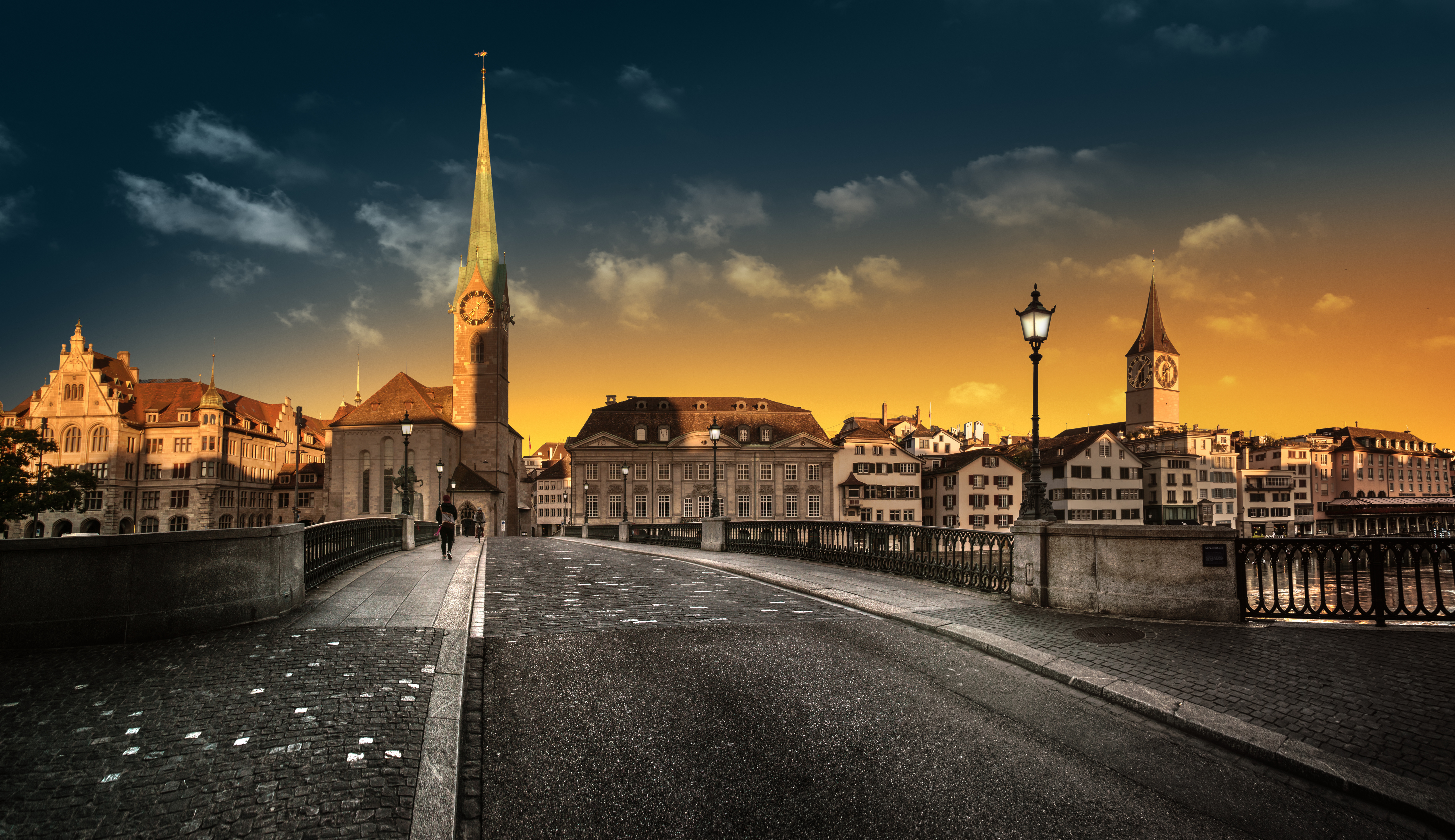 Картинка Цюрих Церковь Швейцария Мосты Уличные фонари Дома Города 5120x2957 мост город Здания