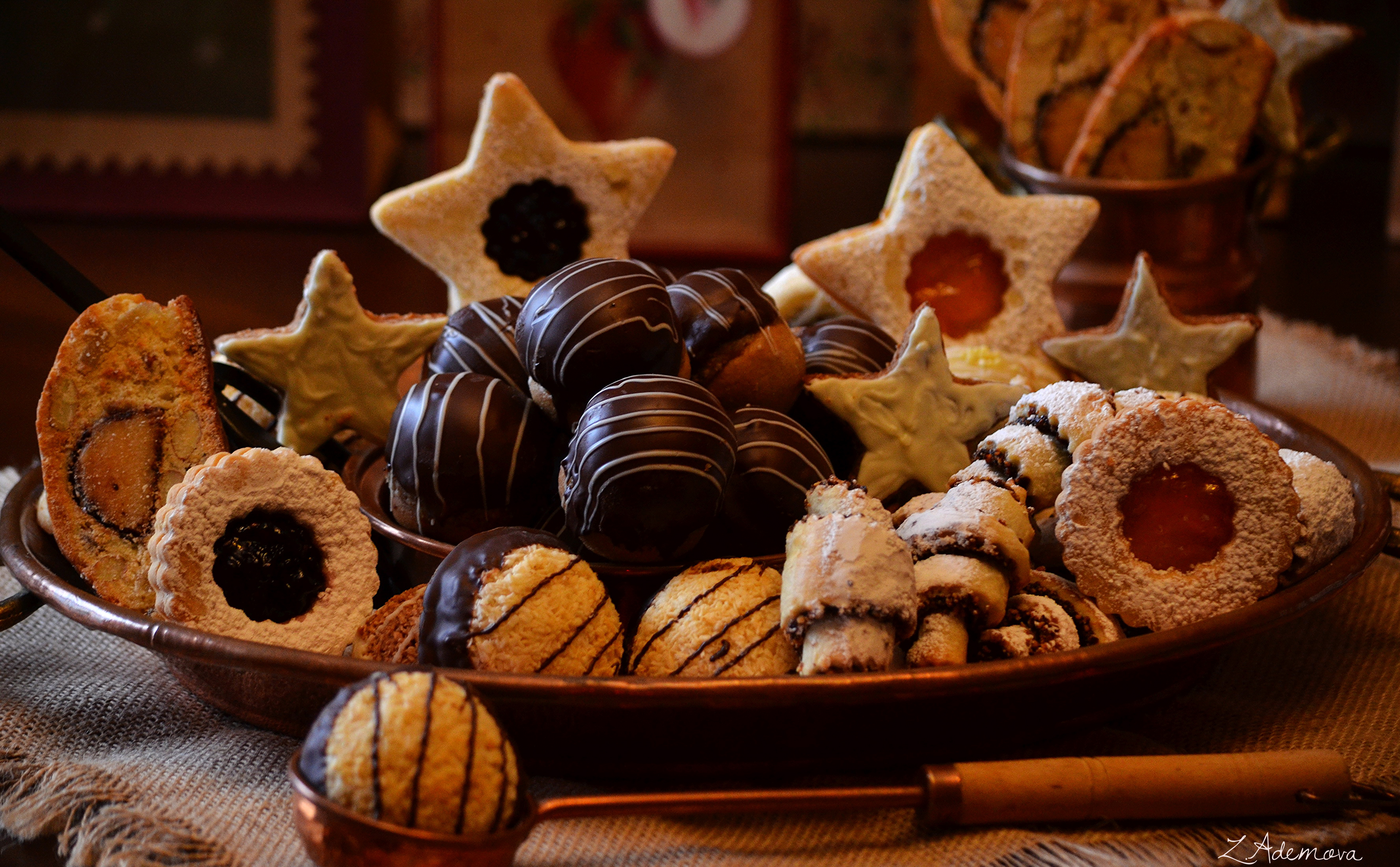 Пирожки с конфетами подушечками. Кондитерские изделия. Выпечка с конфетами. Выпечка с конфетами. Выпечка с конфетами.