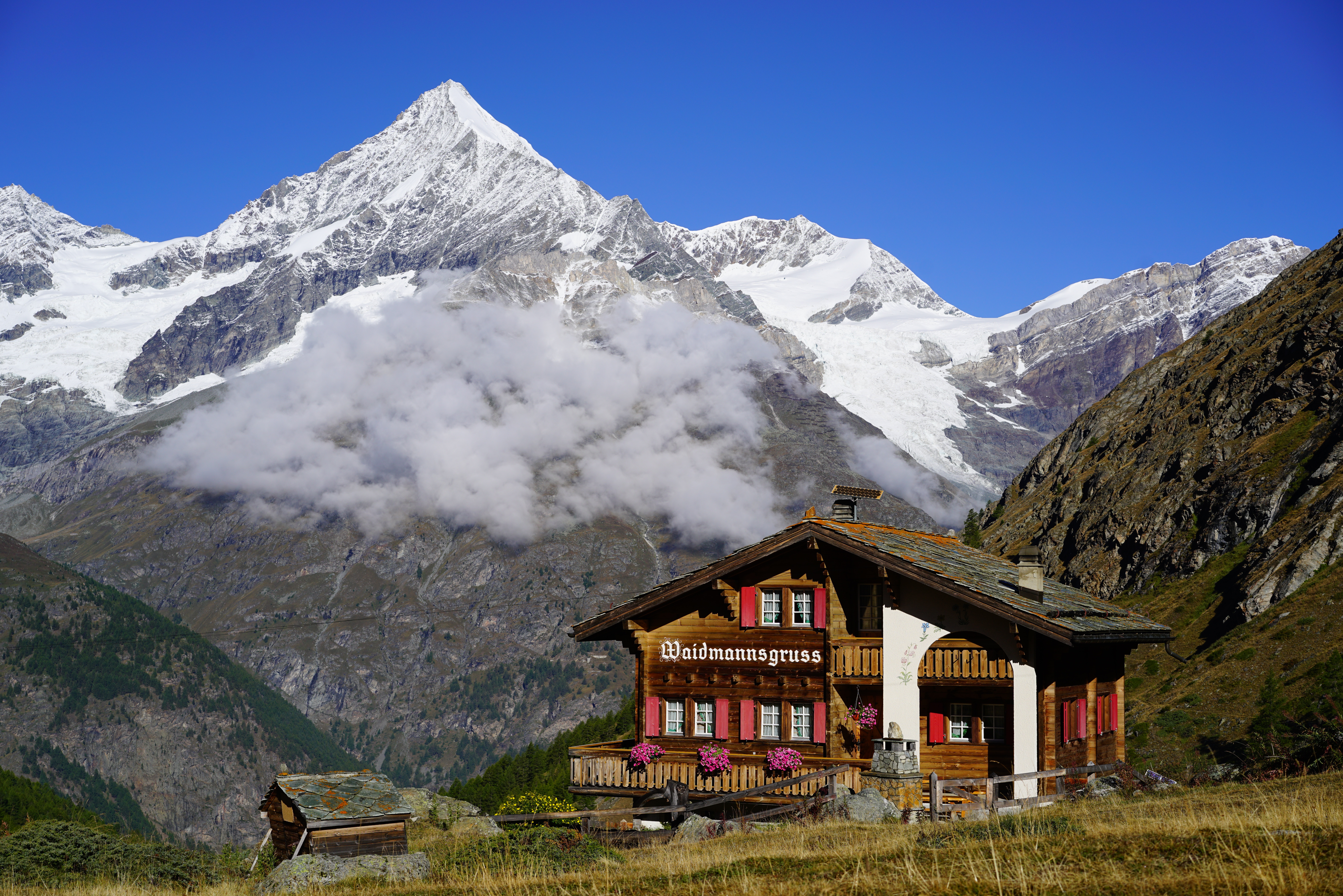 Дом в горах швейцарии 4 шри ланка купить недвижимость