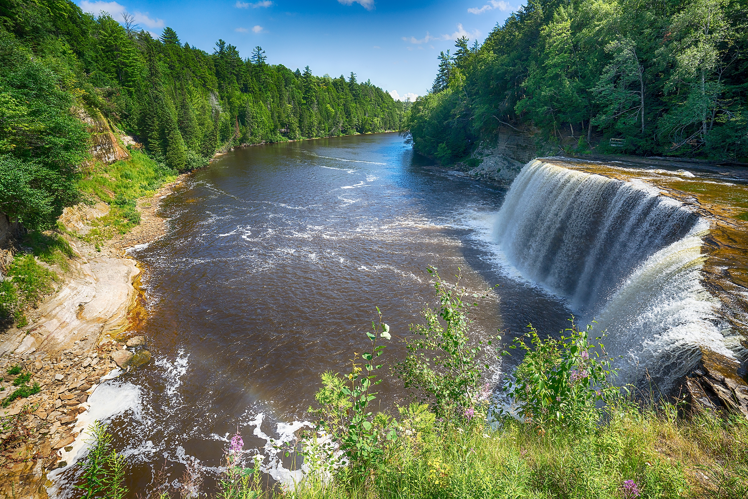 Красивые картинки реки. Водопад Западная Двина. Водопад Криммлер. Река наамиш водопад. Водопад Кивач в Карелии.