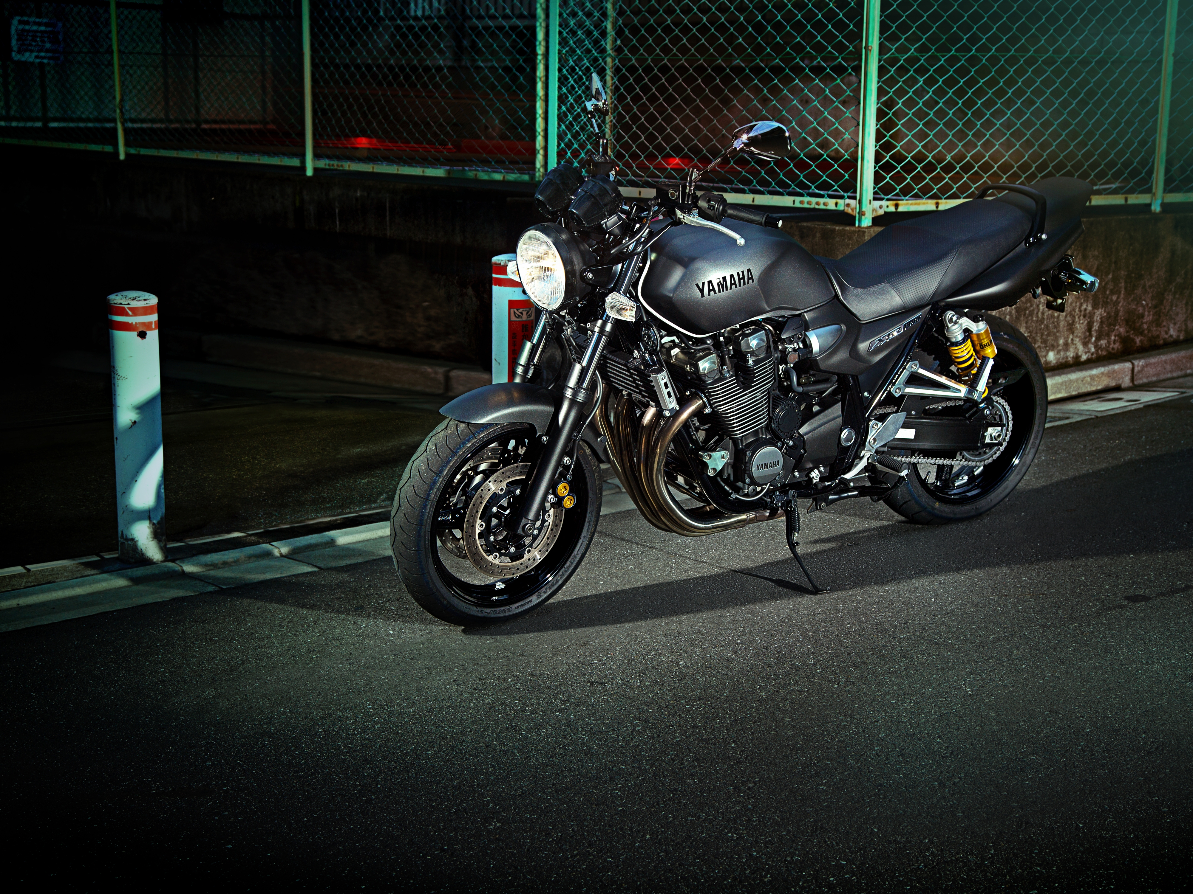 Фото Ямаха 2013-14 XJR1300 мотоцикл 4000x3000 Yamaha Мотоциклы