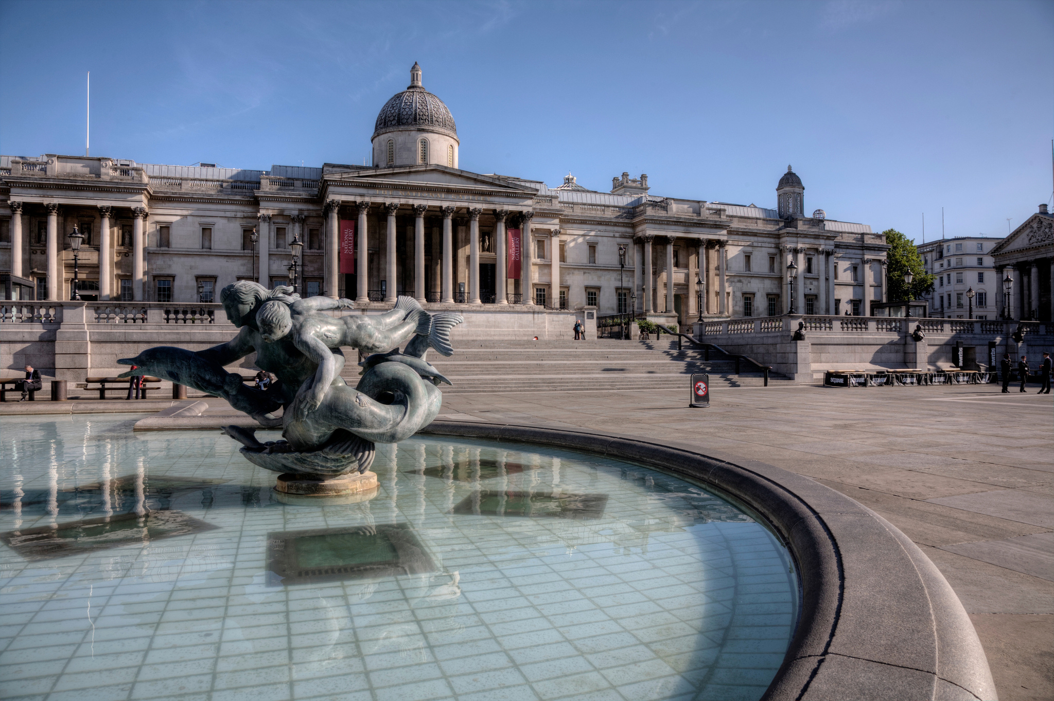 дельфин статуя фонтан лондон бесплатно