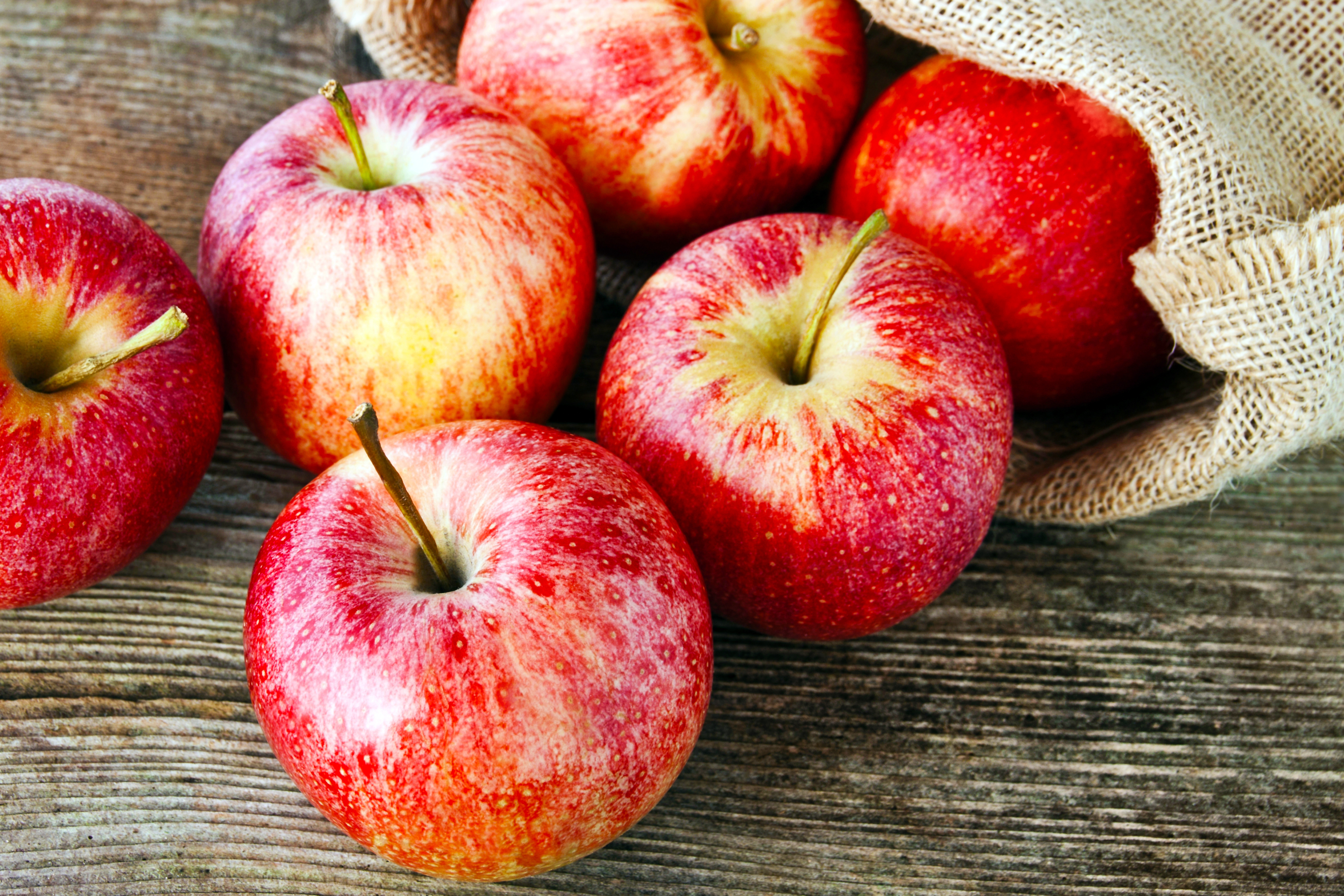К чему снятся красивые яблоки. Яблоки. Красивое яблоко. Красивые спелые яблоки. Яблоки красные.