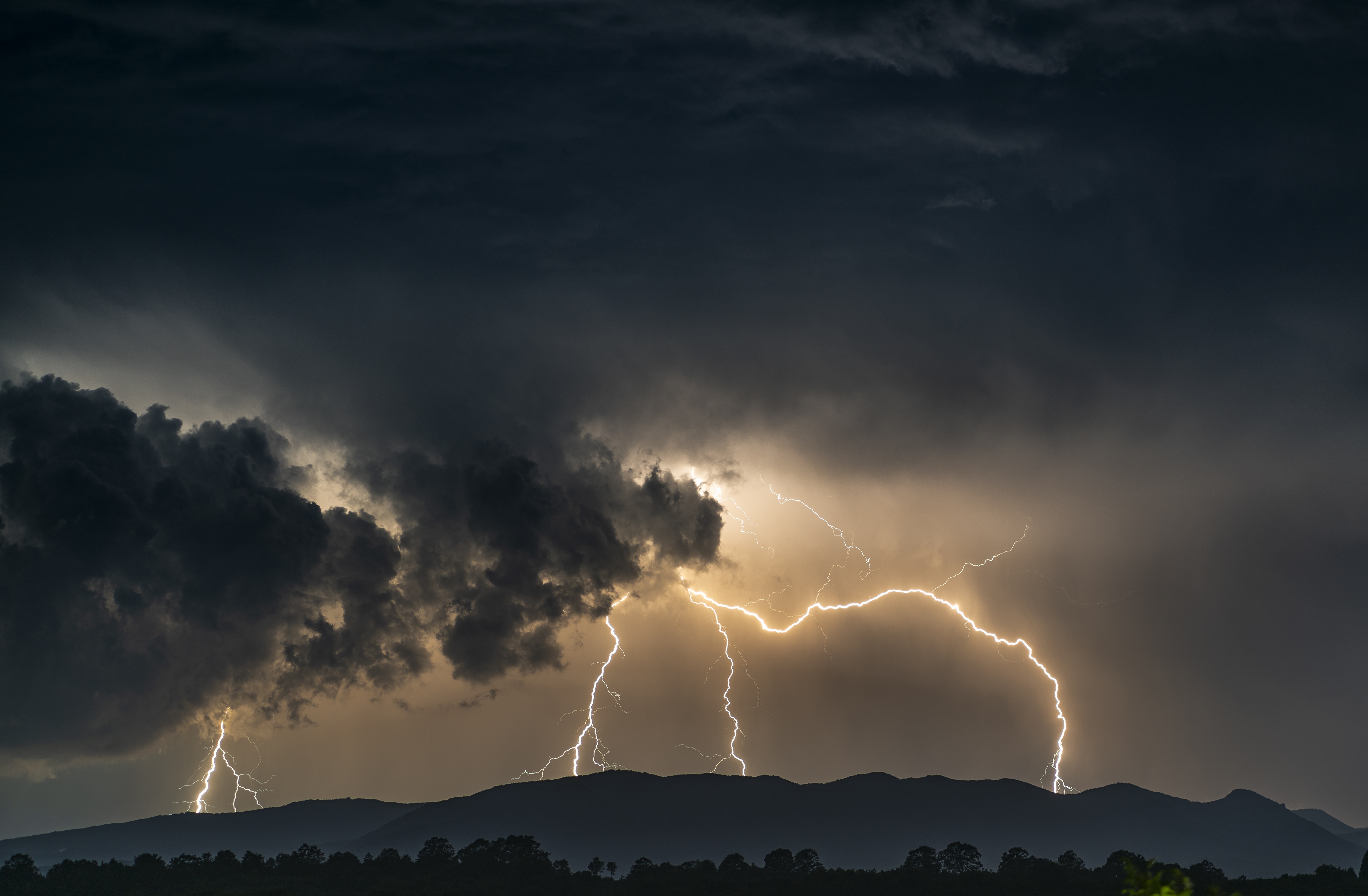 Lightning sky фото