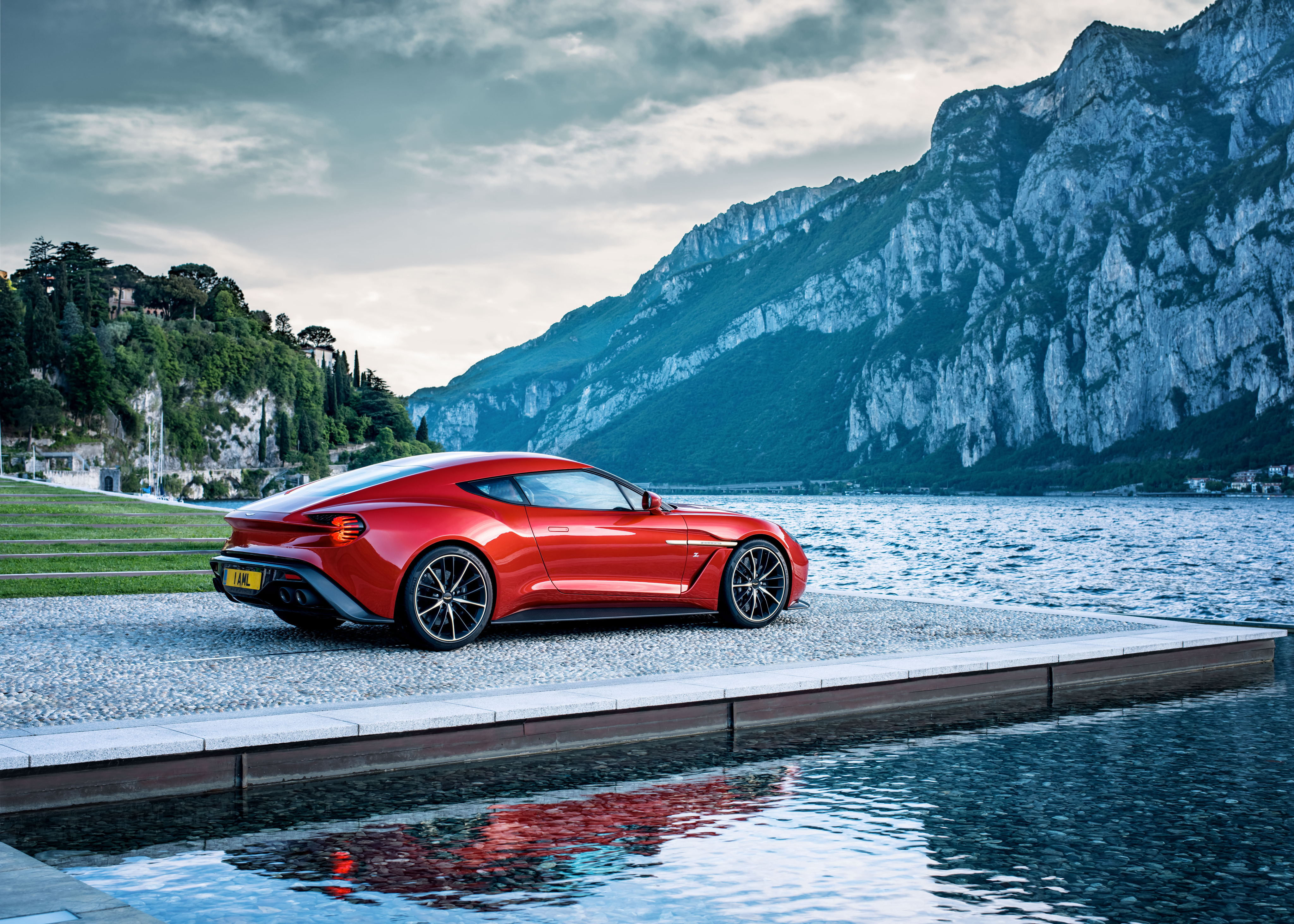 Aston Martin concept скачать