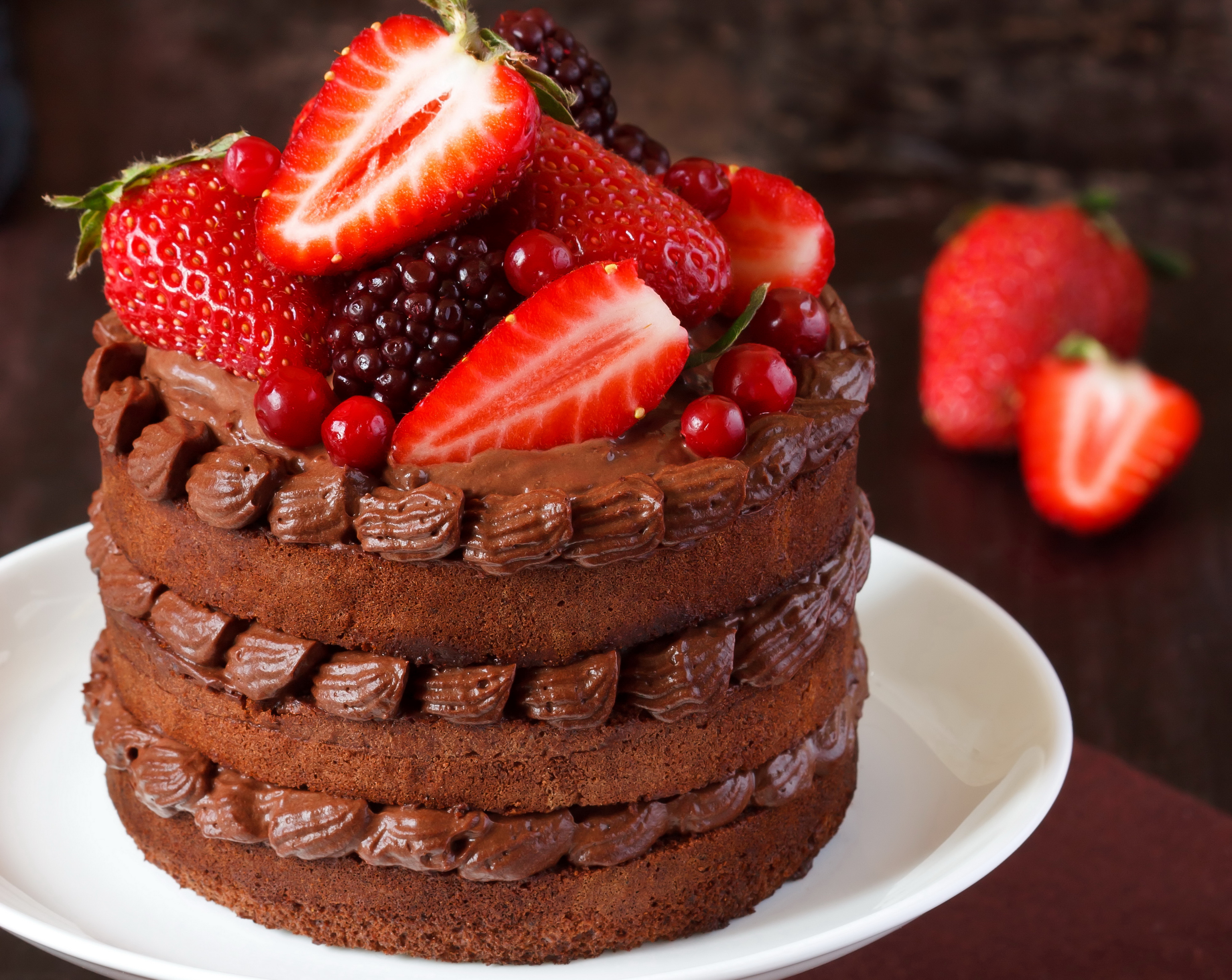 Большая картинка торта. Красивые торты. Красивый шоколадный торт. Красивые пирожные. Шикарный торт.