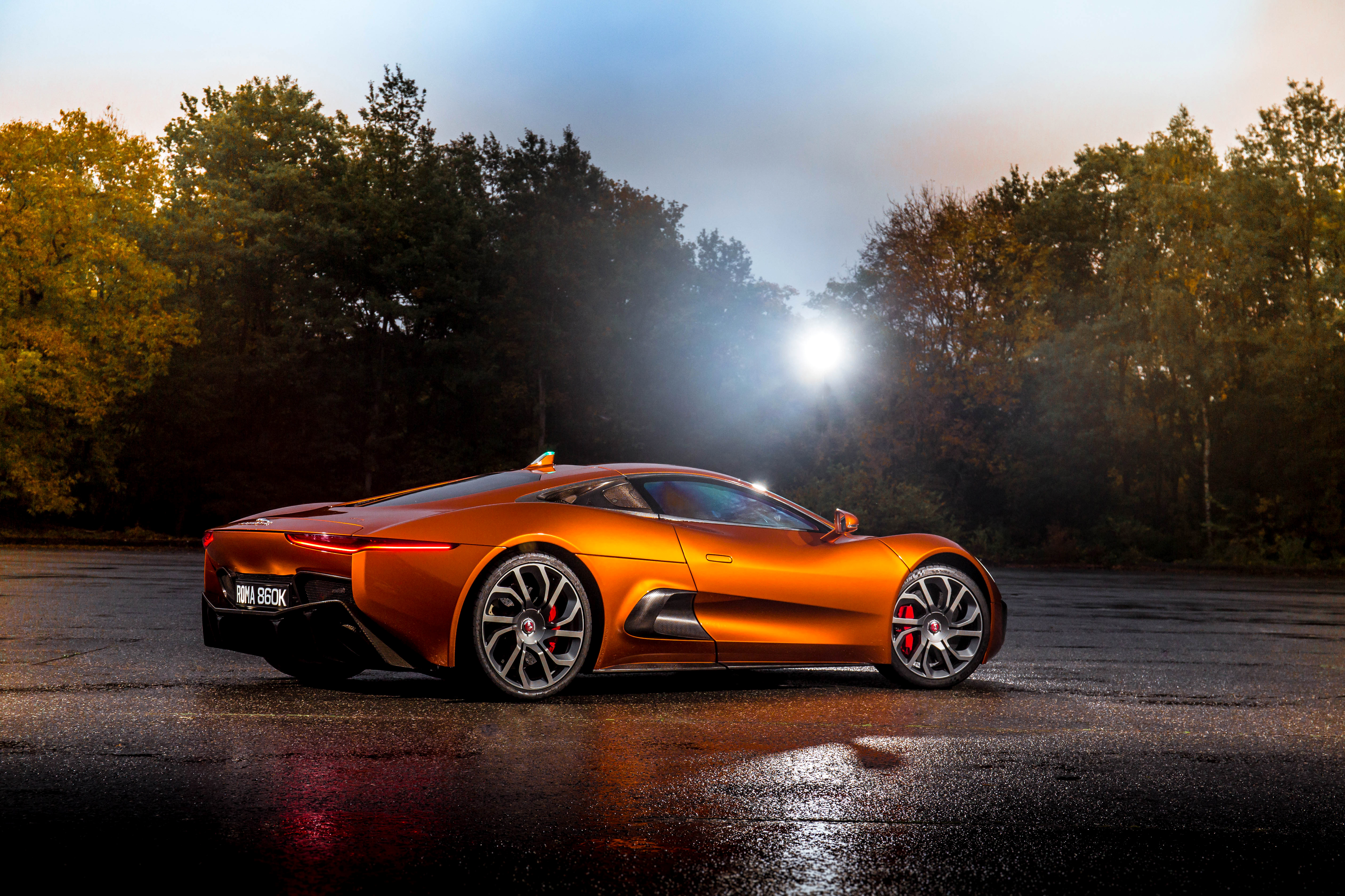 Jaguar c x75 007