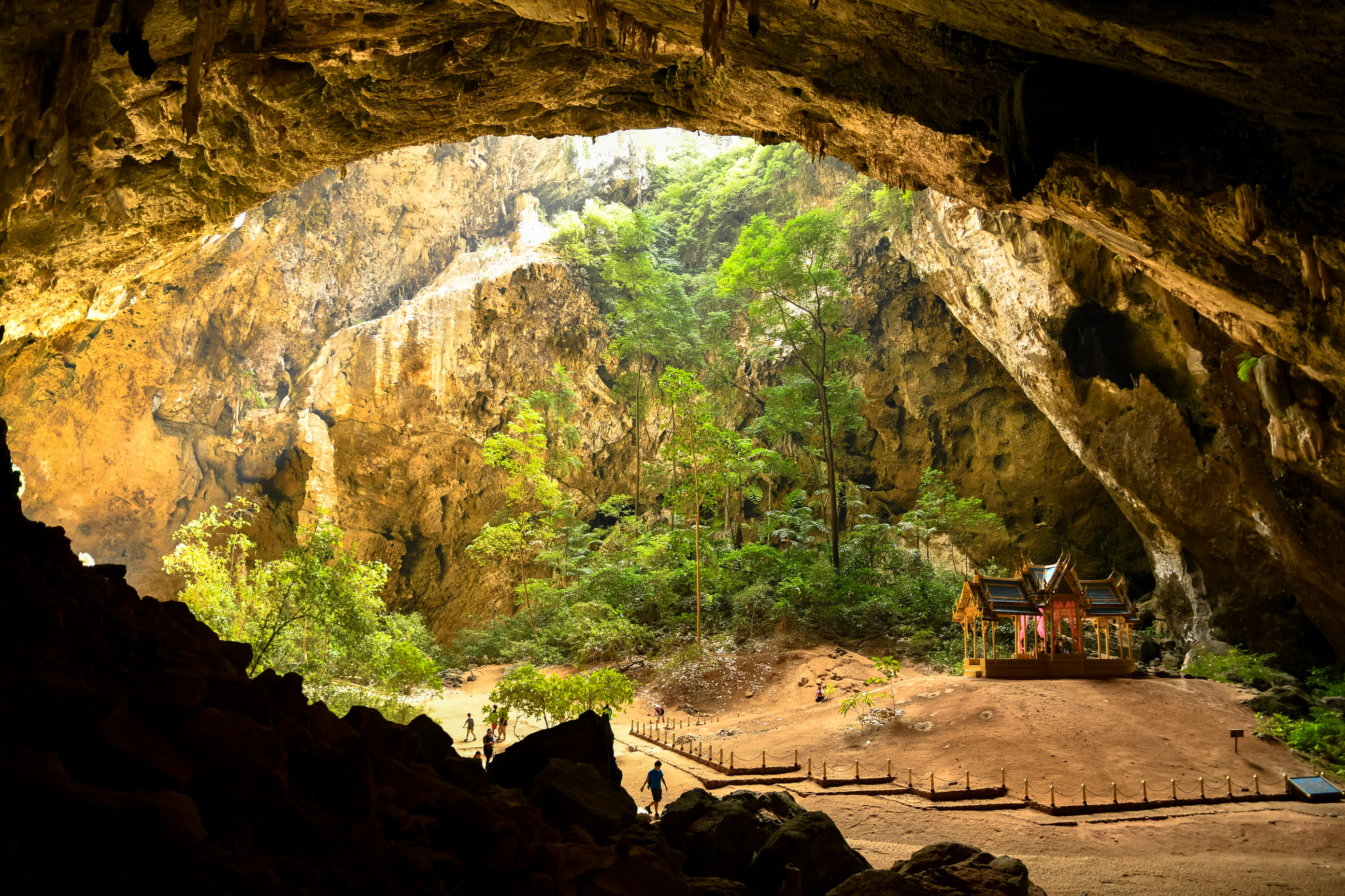 Cave's. Пещера Прайя Накхон. Пещера Прайя Тайланд. Пещера Прайя Нахон. Тайланд. Таиланд. Пещера Phraya Nakorn.