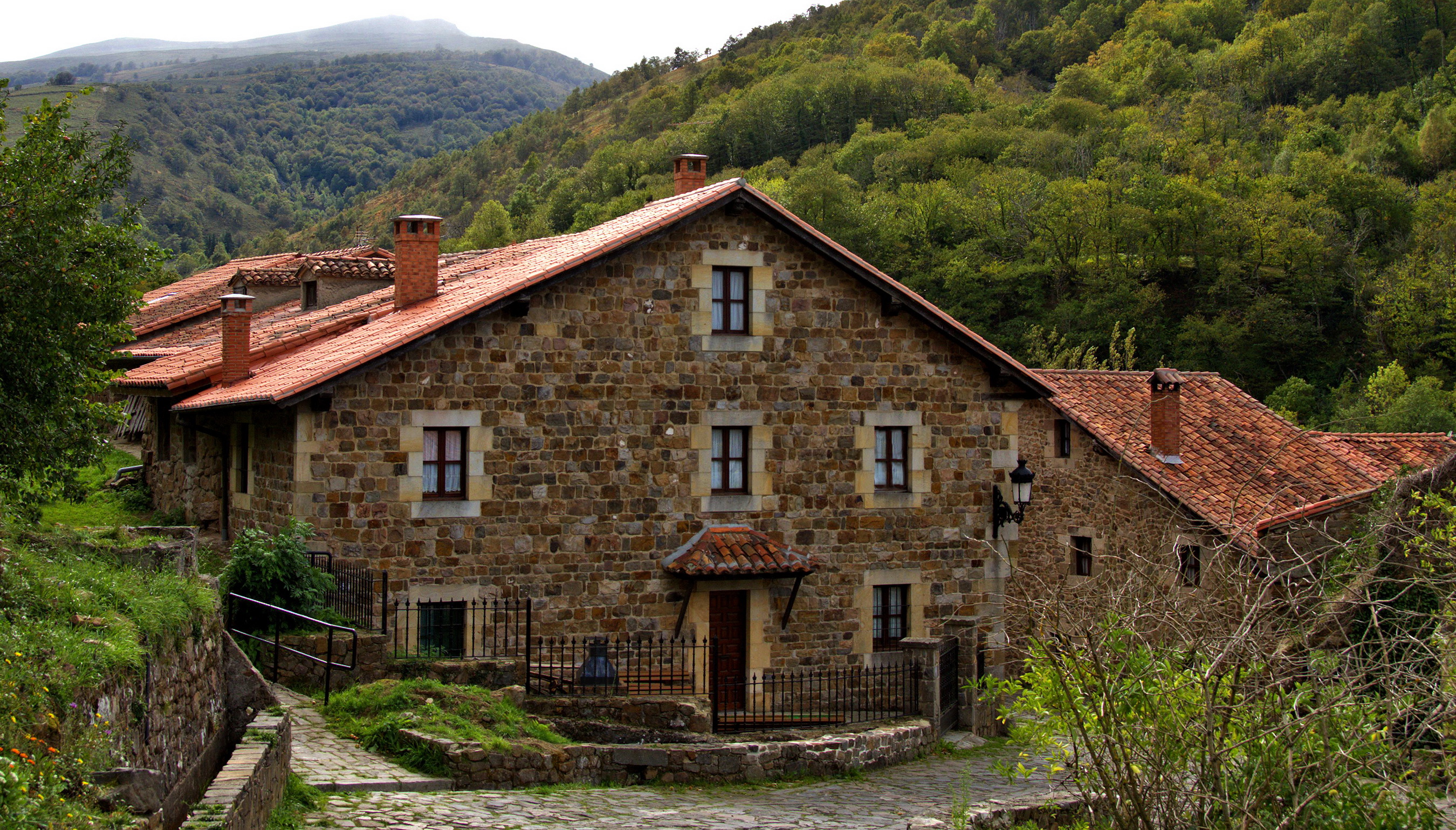 дом в испанской деревне