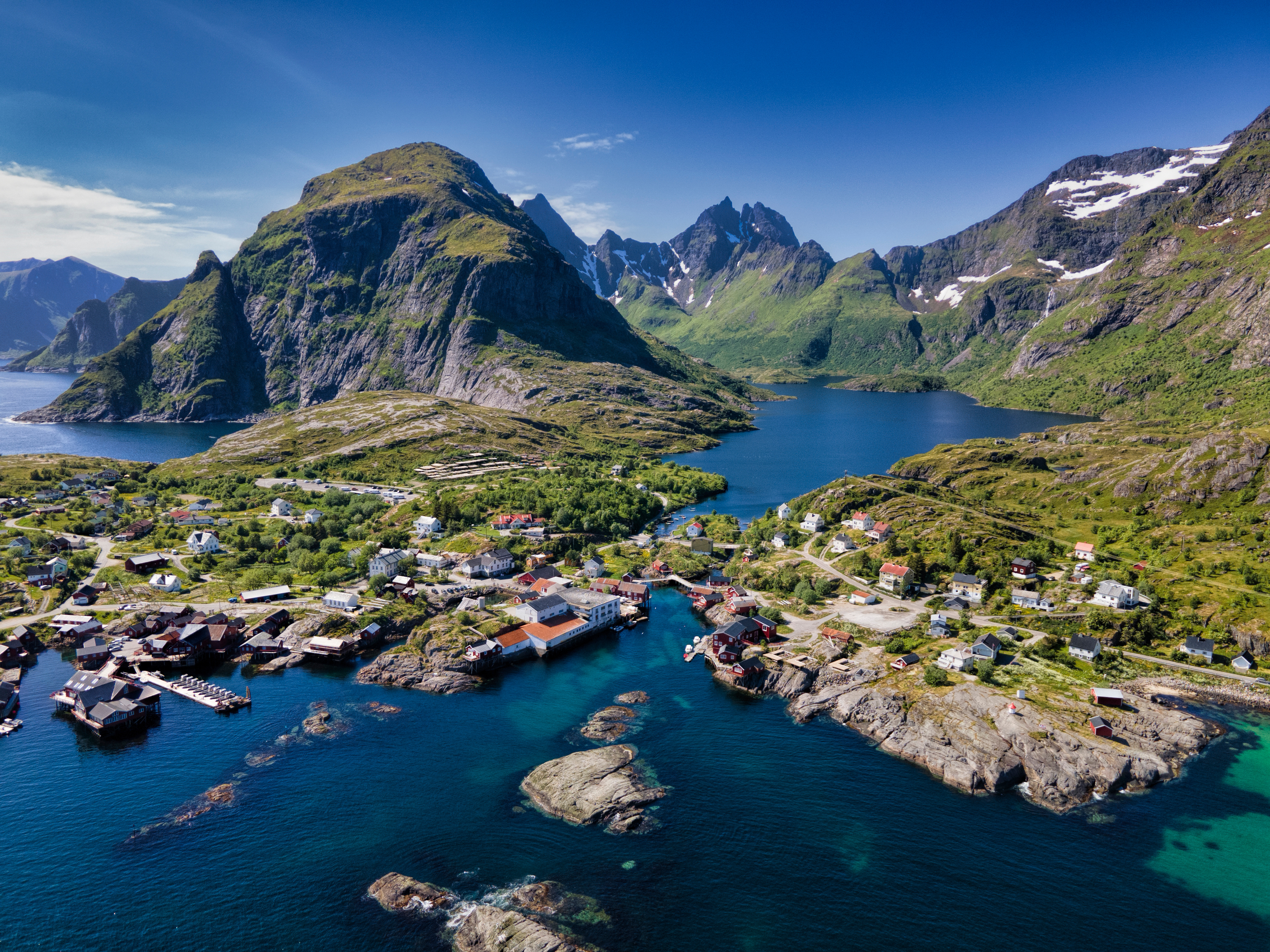 Фотография Лофотенские острова Норвегия гора Утес Природа Дома 4000x3000 Горы Скала скале скалы Здания