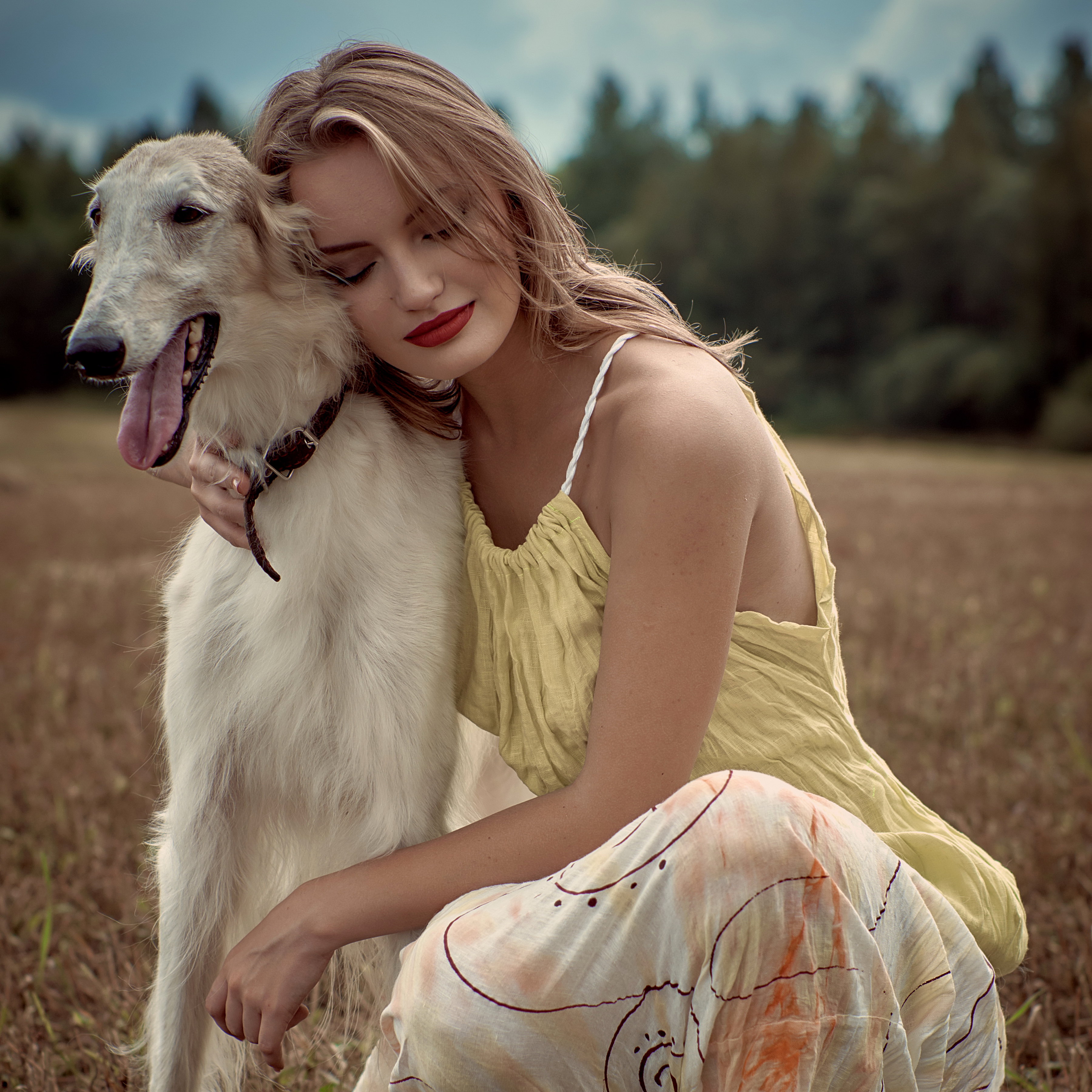 Девушка с собакой. Красивая девушка с собачкой. Борзая девушка. Фотосессия с собакой.