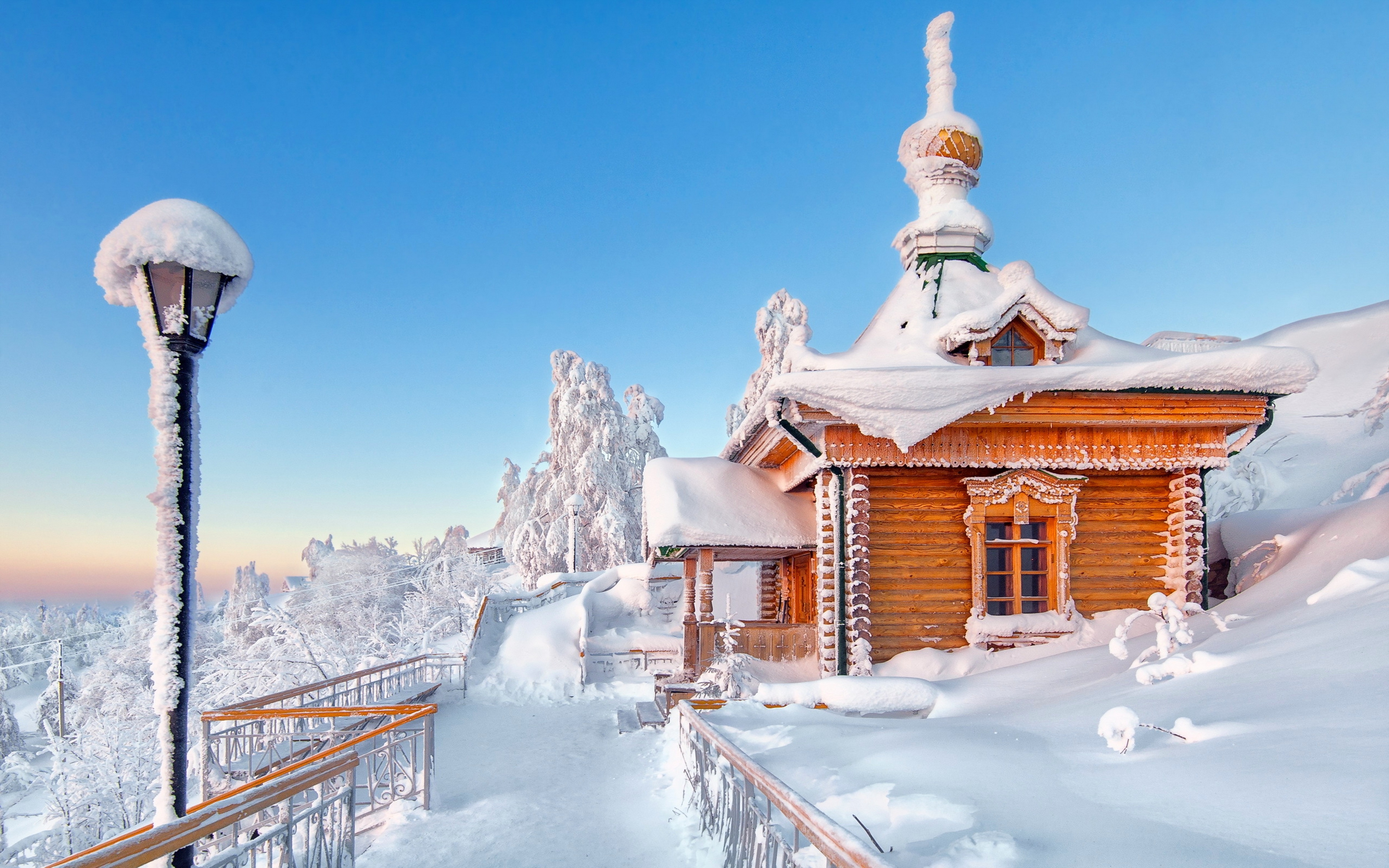 зима снег церковь горы бесплатно