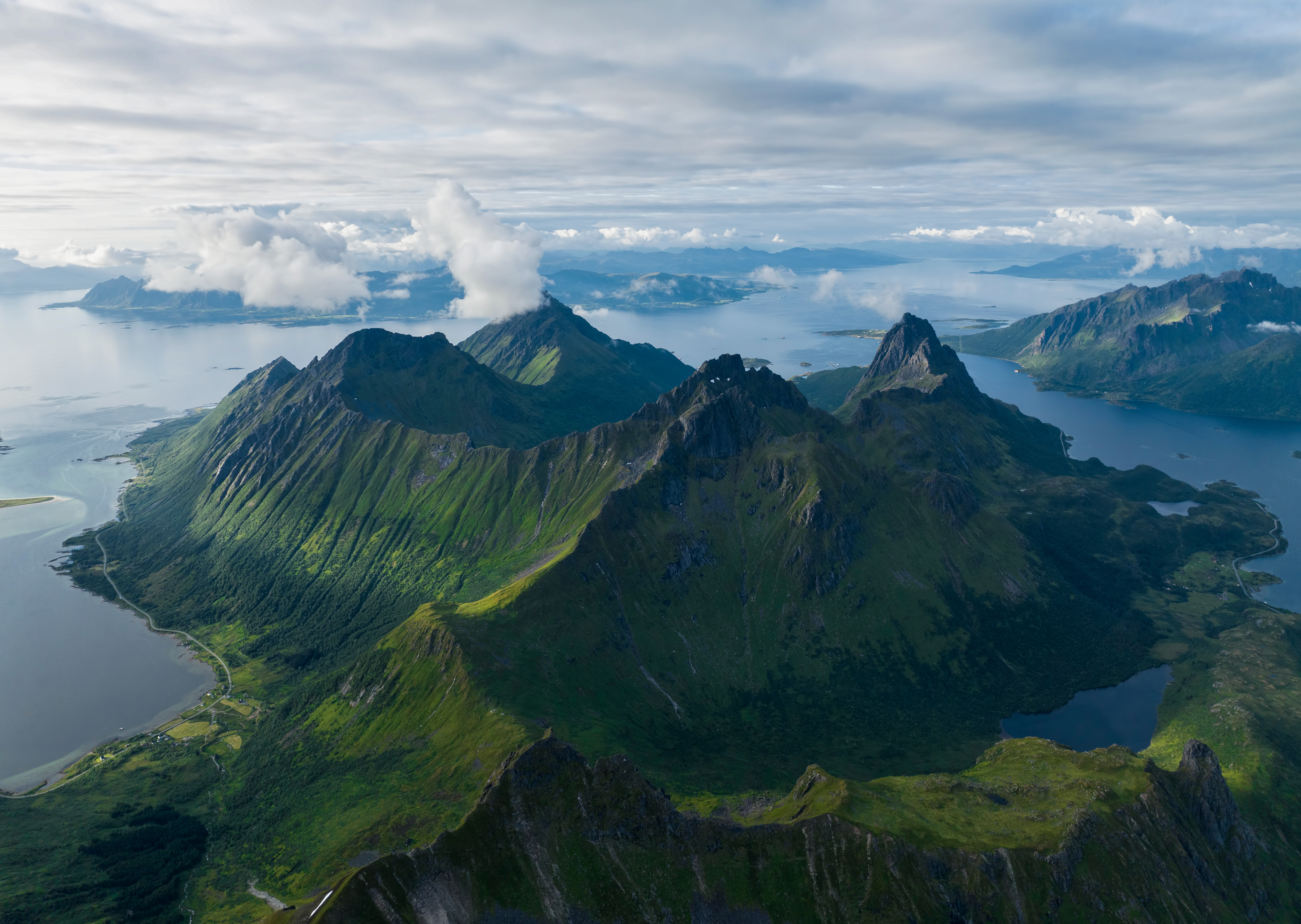 Фотография Лофотенские острова Норвегия Горы Природа Сверху Облака 5272x3748 гора облако облачно