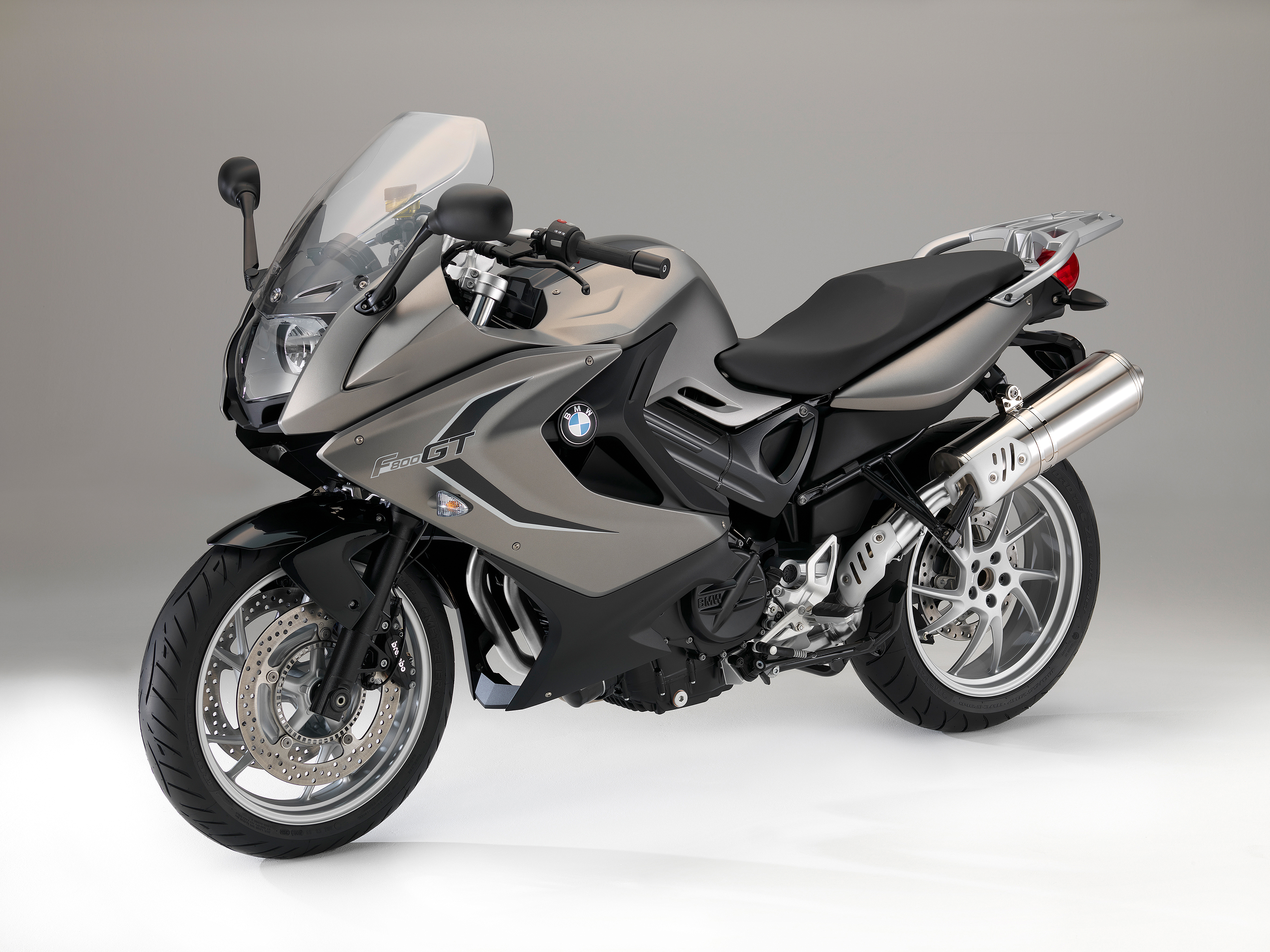 Новые модели мотоциклов. BMW f800gt. BMW Motorrad f800. BMW F 800 gt 2016. Мотоцикл БМВ r1.