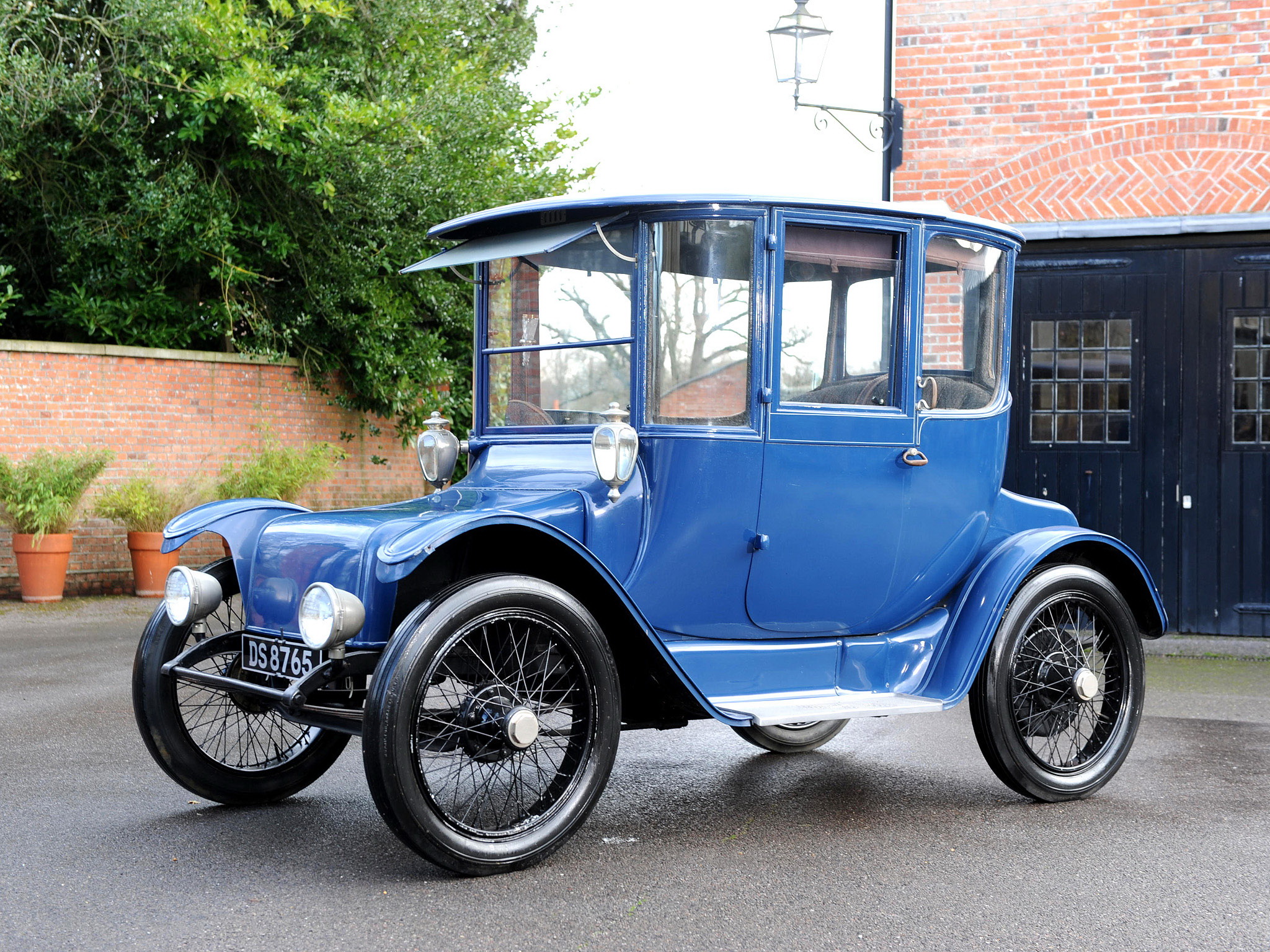 Сити 1 машина. Электромобиль «Detroit Electric» 1915 года. Detroit Electric электромобиль. Форд модель т 1908. Электромобиль компании «Detroit Electric», 1907 г. Тесла.
