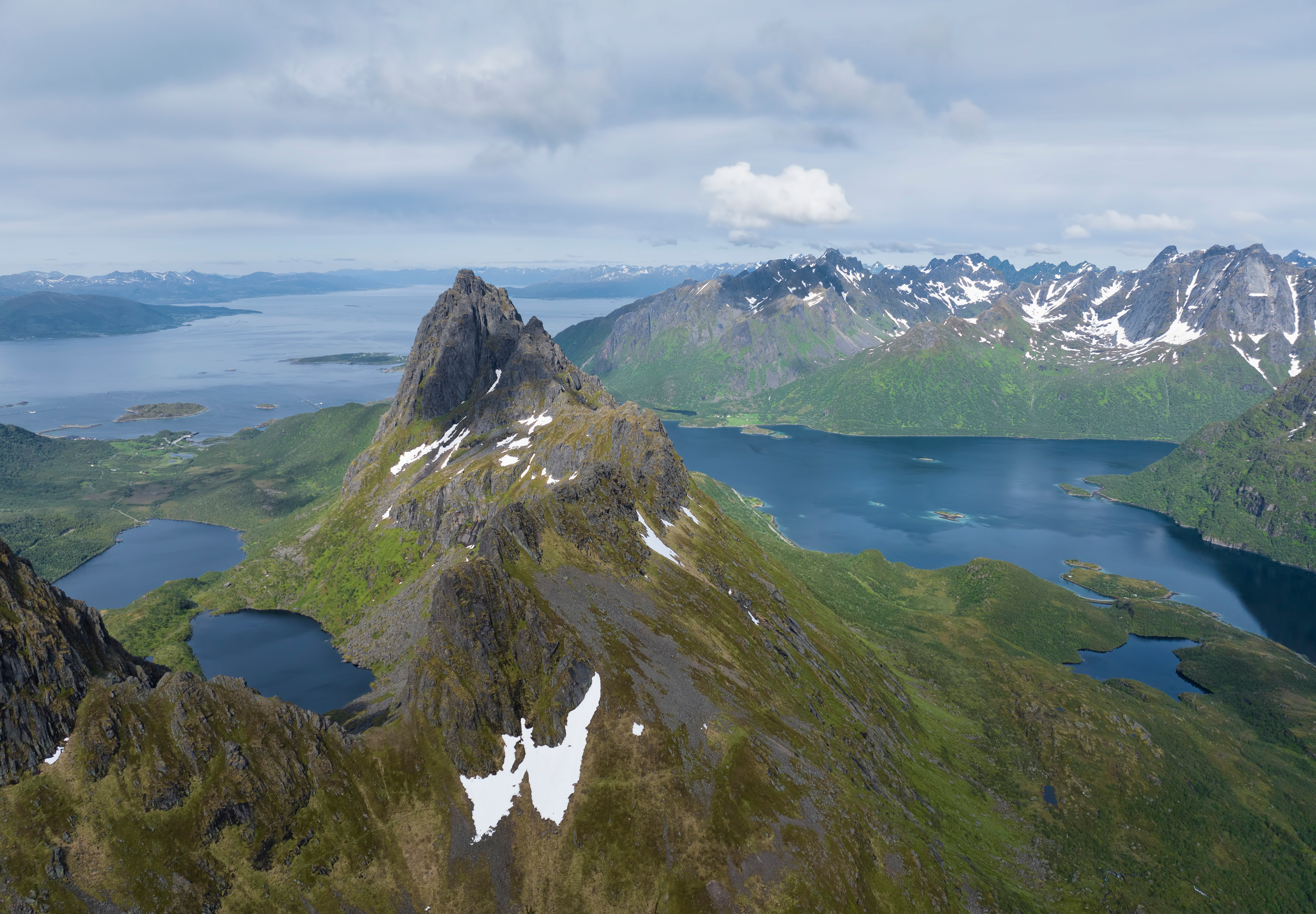 Картинка Лофотенские острова Норвегия Фьорд Горы Природа Сверху 5272x3664 гора