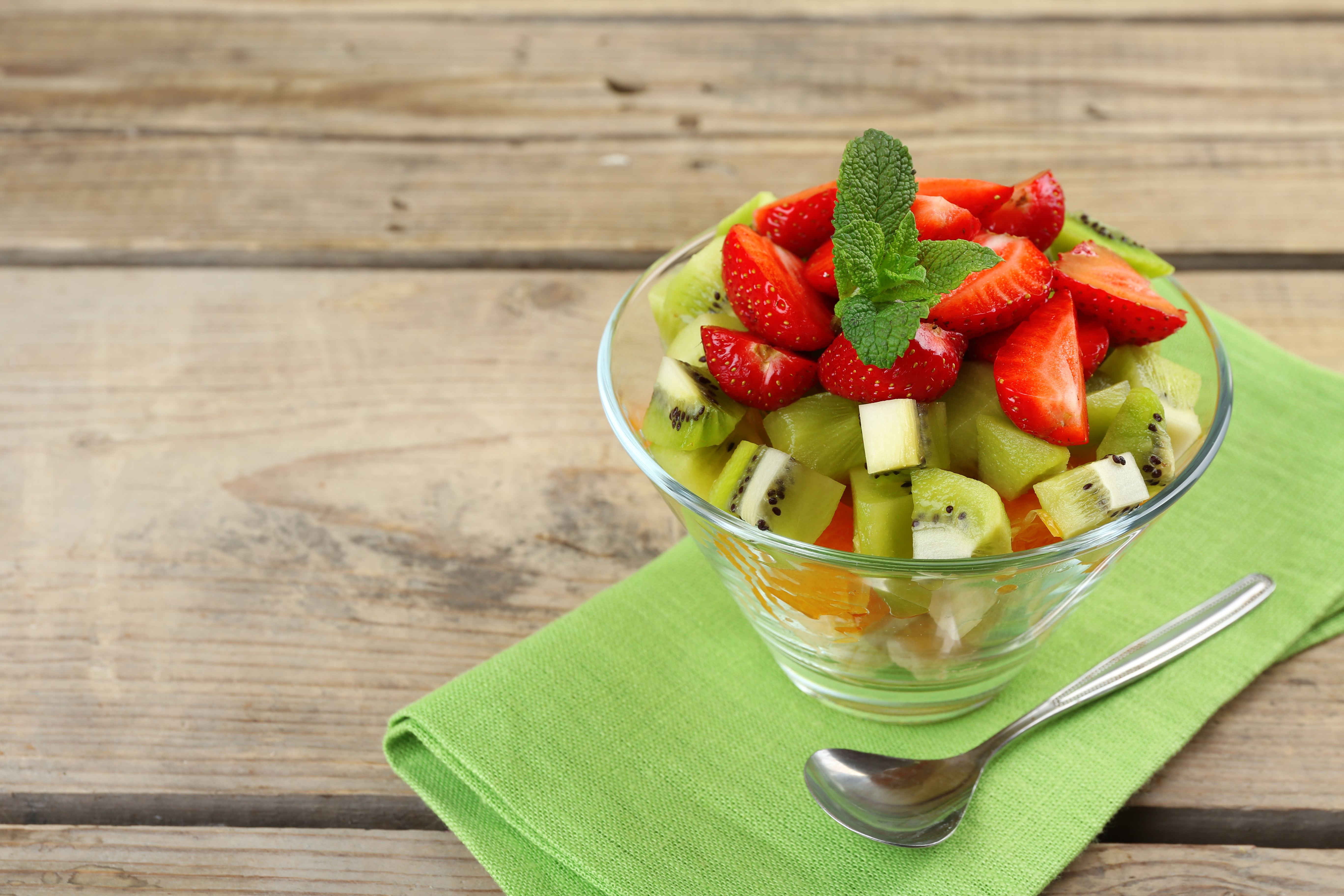 еда фрукты клубника киви салат food fruit strawberry kiwi salad загрузить