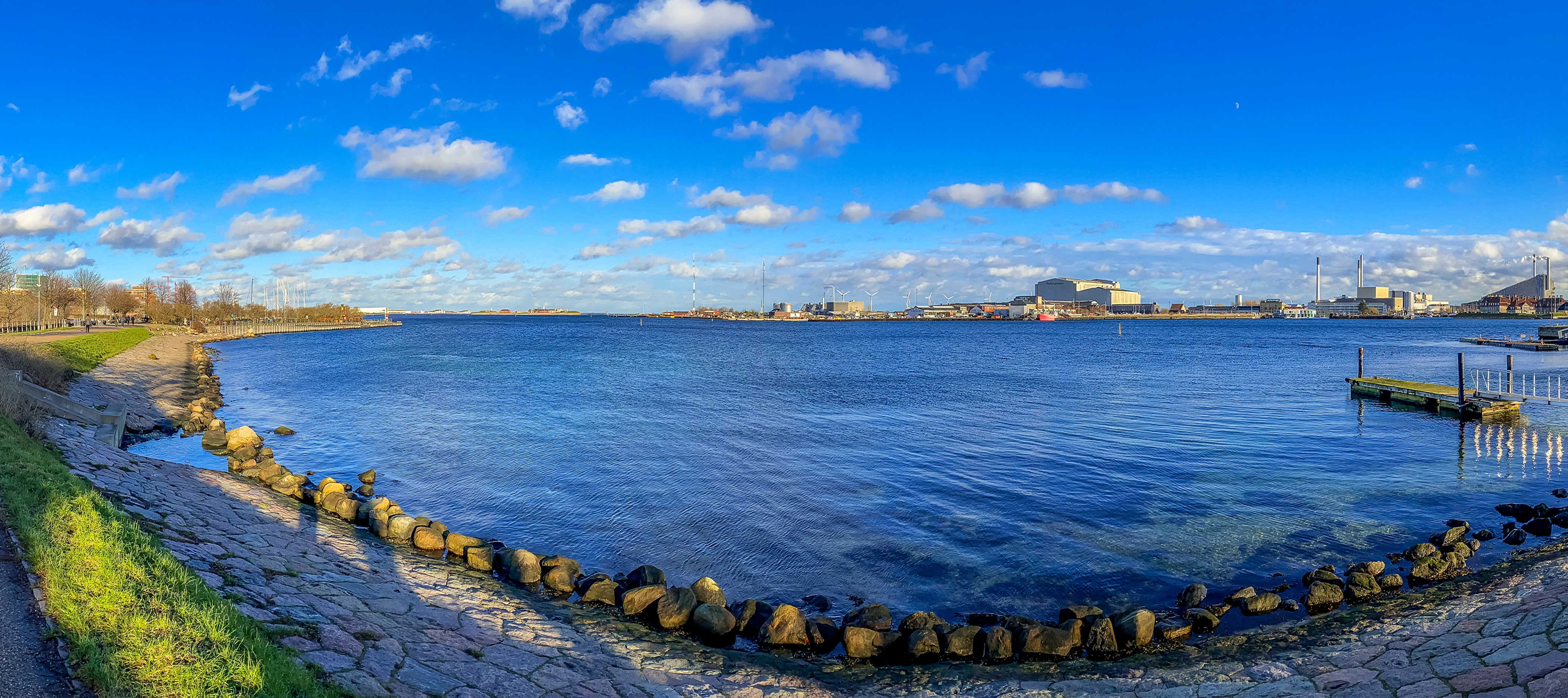 Картинка Копенгаген Дания панорамная Природа Пирсы Камни заливы Панорама Залив Камень залива Причалы Пристань