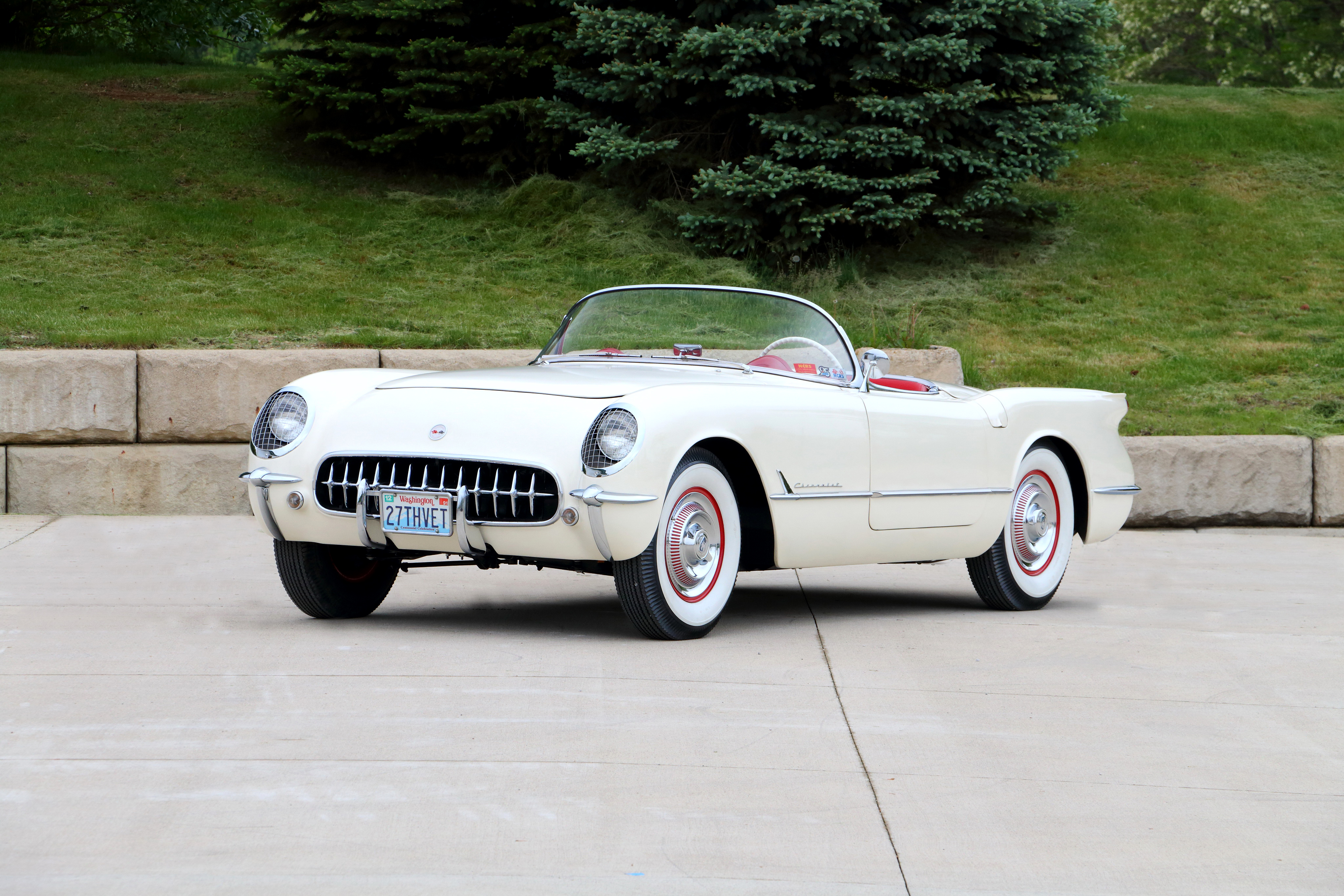 Бел стар. Шевроле Корвет 1953. Chevrolet Corvette 1953 года. Шевроле Корвет с1 1953 кабриолет. Chevrolet Corvette 1954 белый.