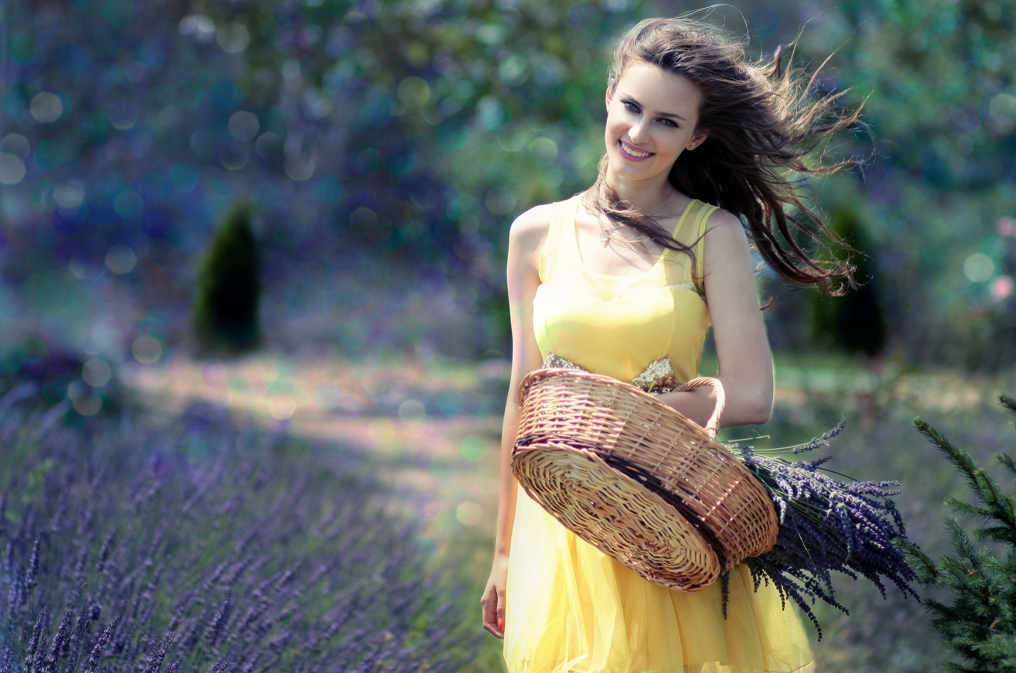 Люди на красивой природе. Susann Lavendel рост. Susann Lavendel модель. Фотосессия на природе. Красивые девушки на природе.