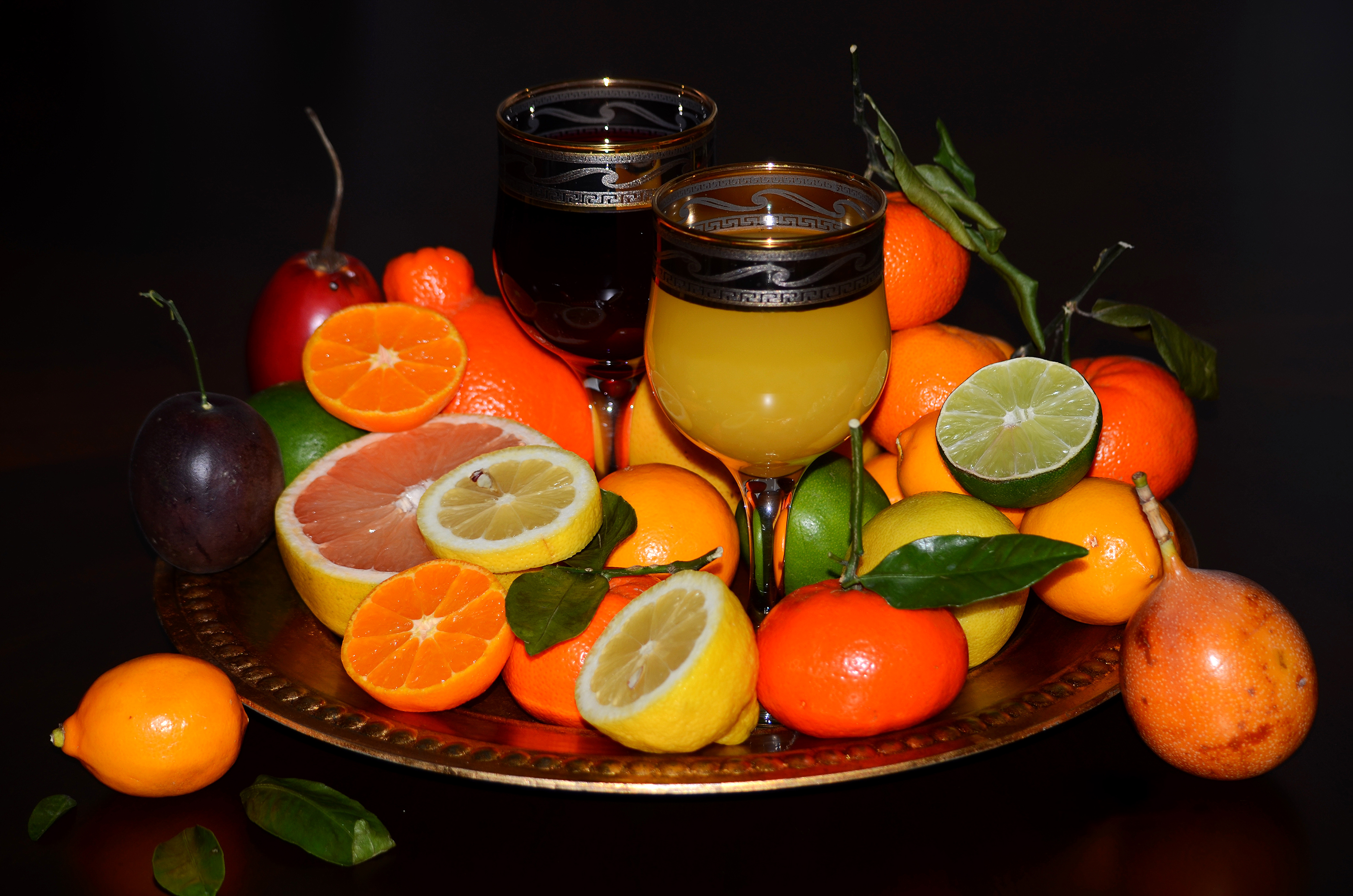 Вина и апельсины. Лайм лимон апельсин мандарин. Цитрус мандарин +апельсин. Сок мандарин цитрус. Мандарин лимон лайм.