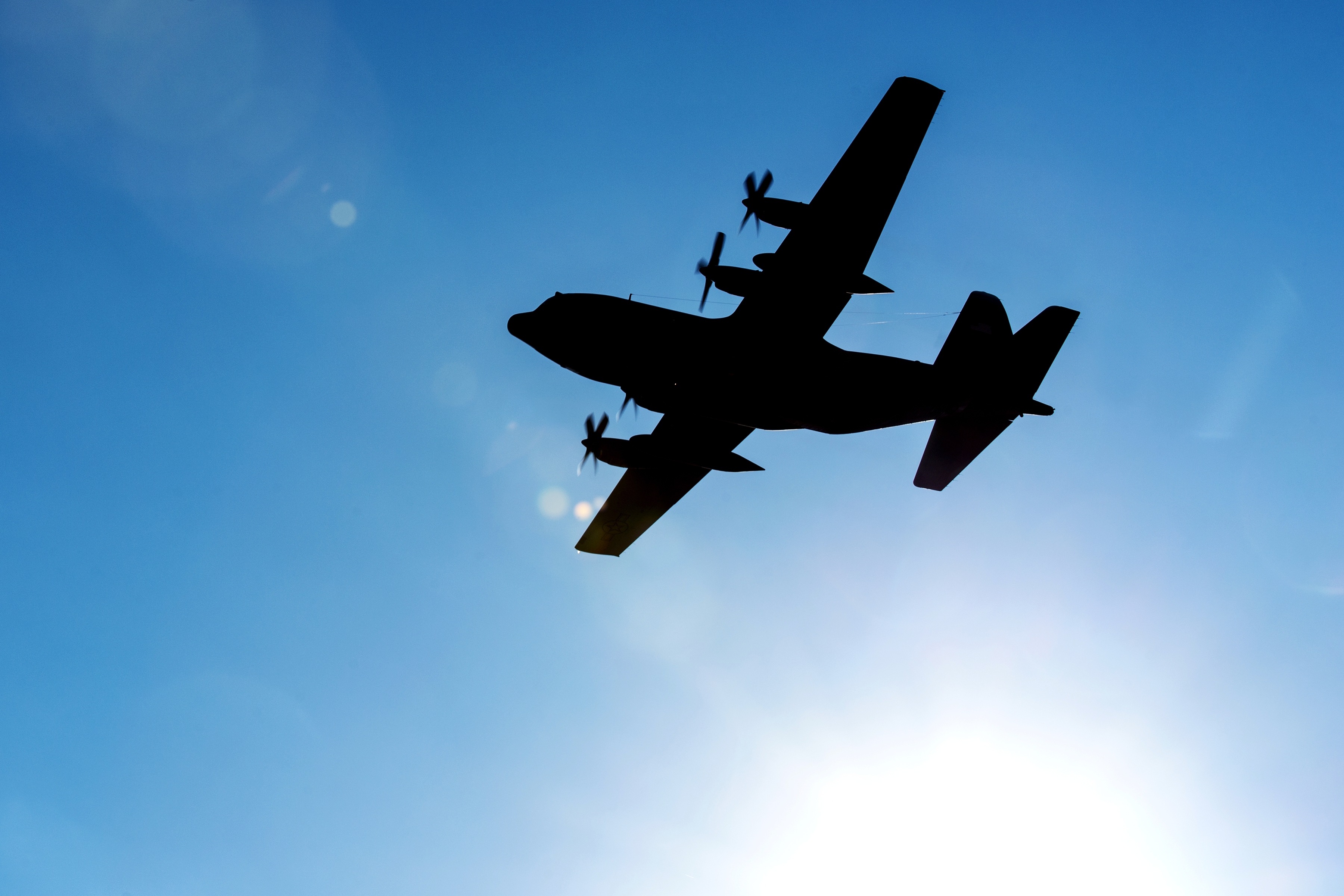 Самолеты Небо C-130 Hercules Силуэт Авиация фото 3600x2400 силуэта, силуэты о...