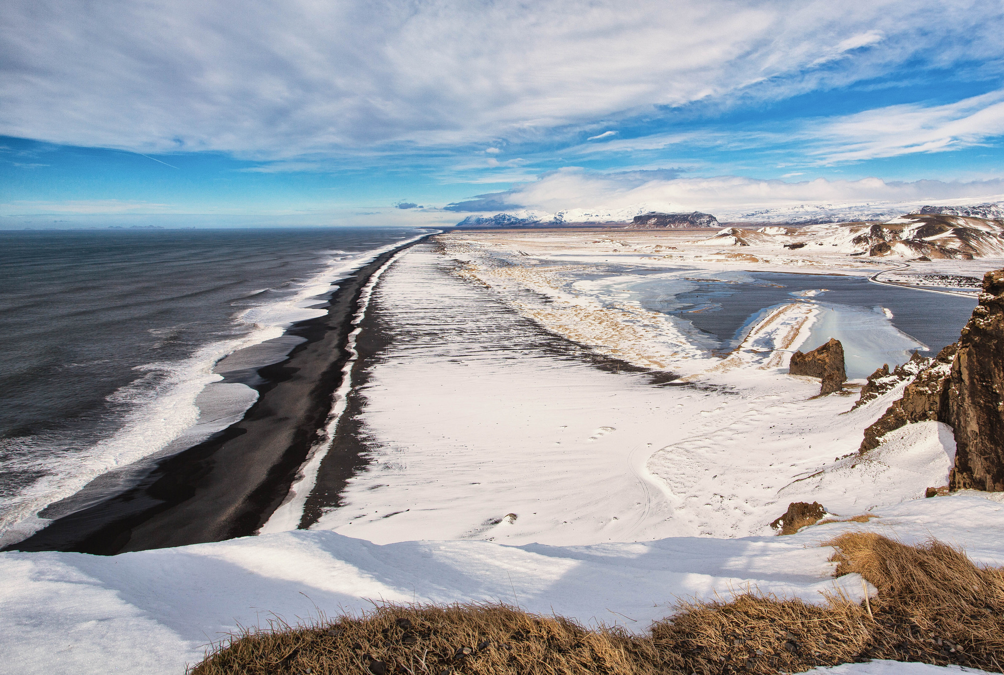 природа камни море побережье скалы зима снег скачать
