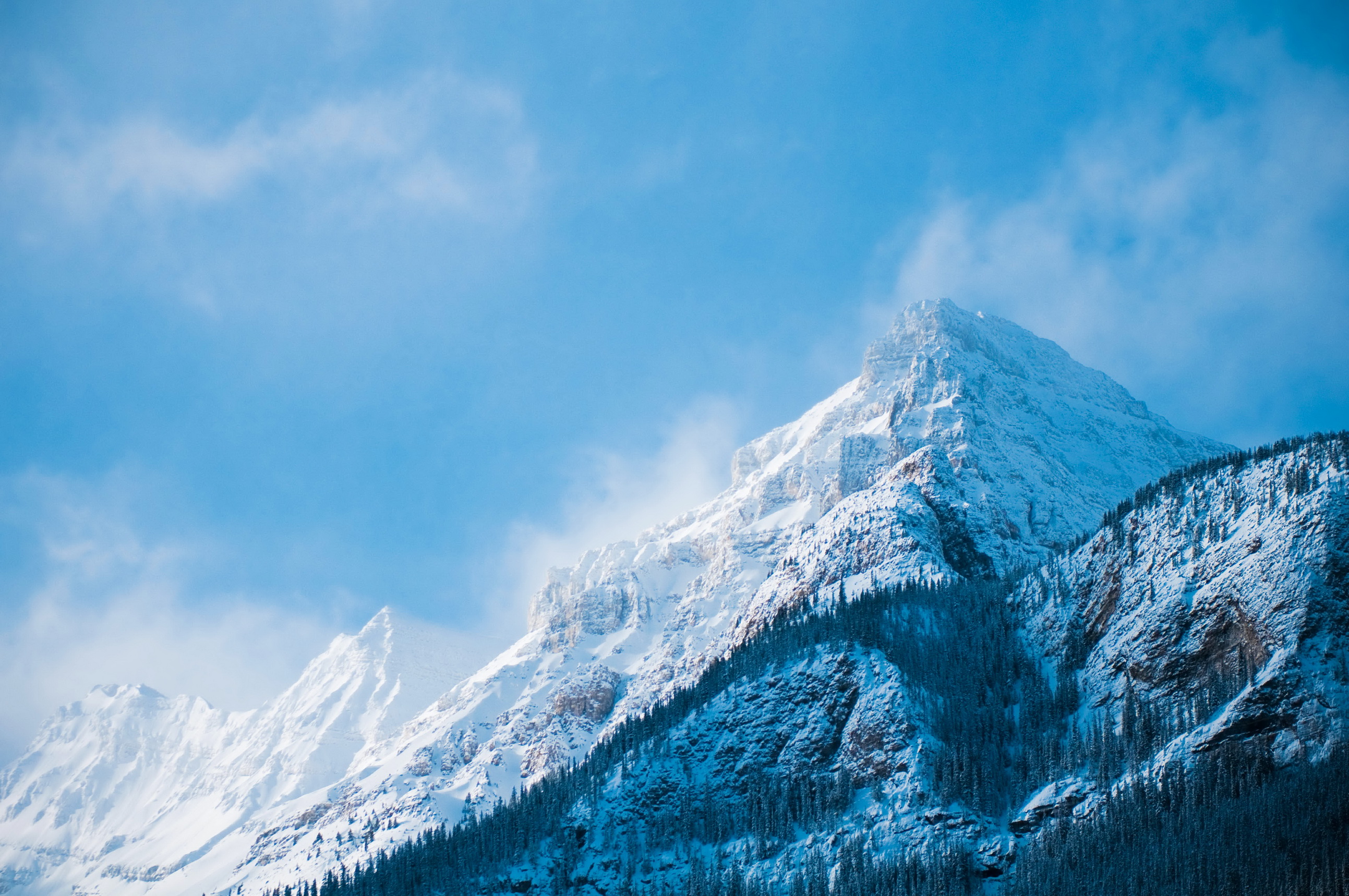 Картинка Банф Канада Горы Природа Небо Пейзаж 2586x1718 гора