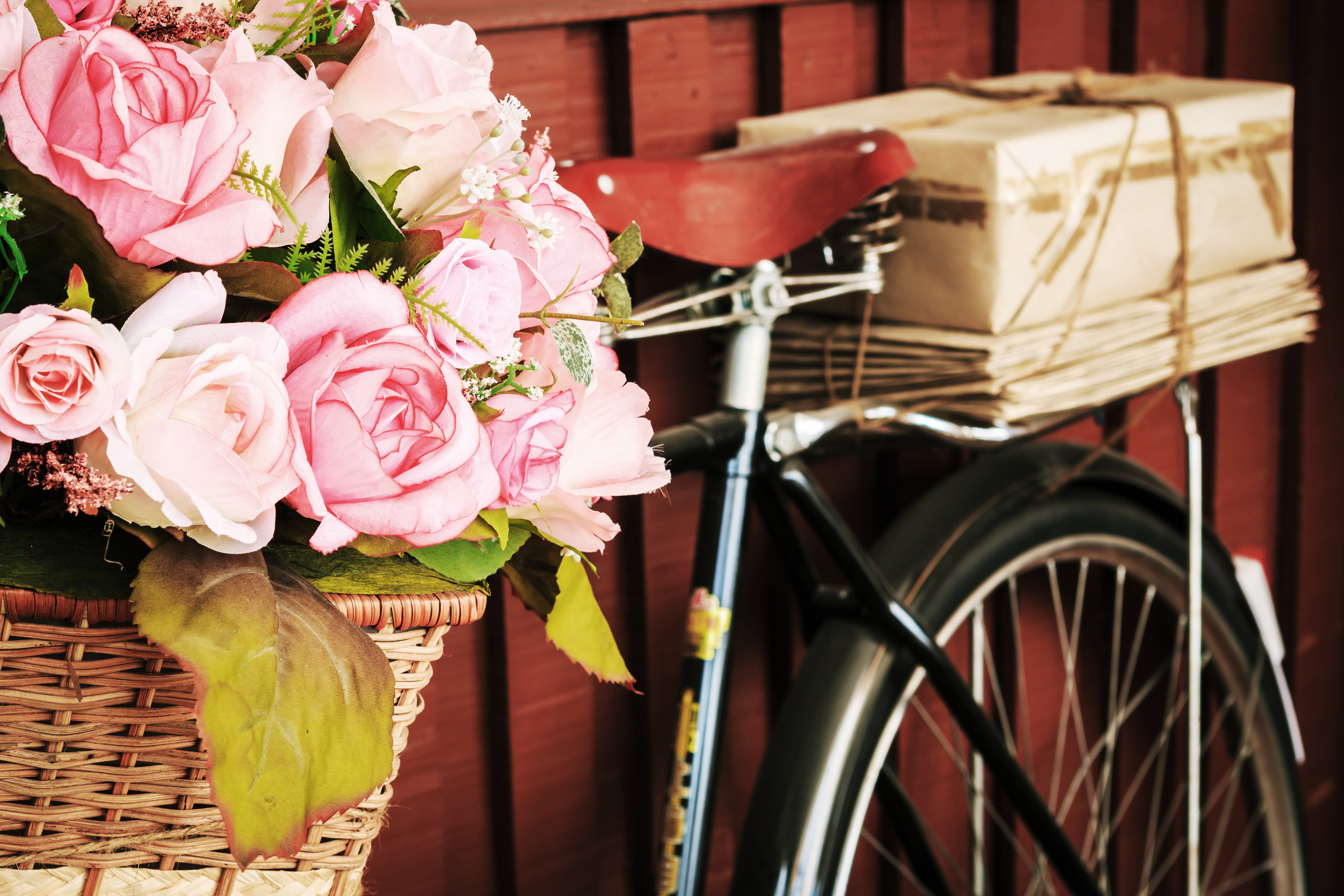 Велосипед с корзинкой цветов без смс