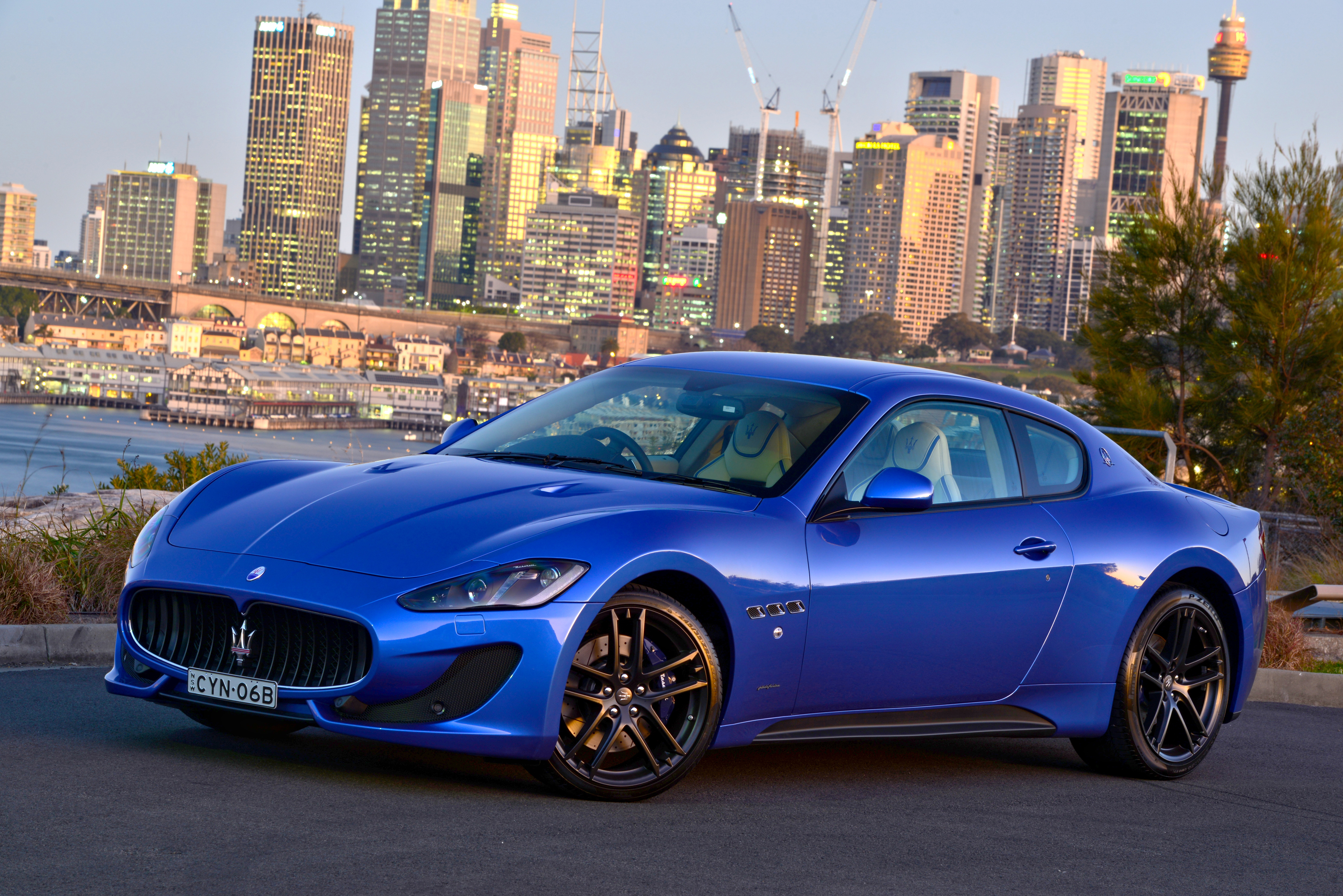 Синяя машина. Мазарати Грант Туризмо. Мазерати Гран Туризмо синий. Maserati Gran Turismo s 2015. Мазерати Gran Turismo.