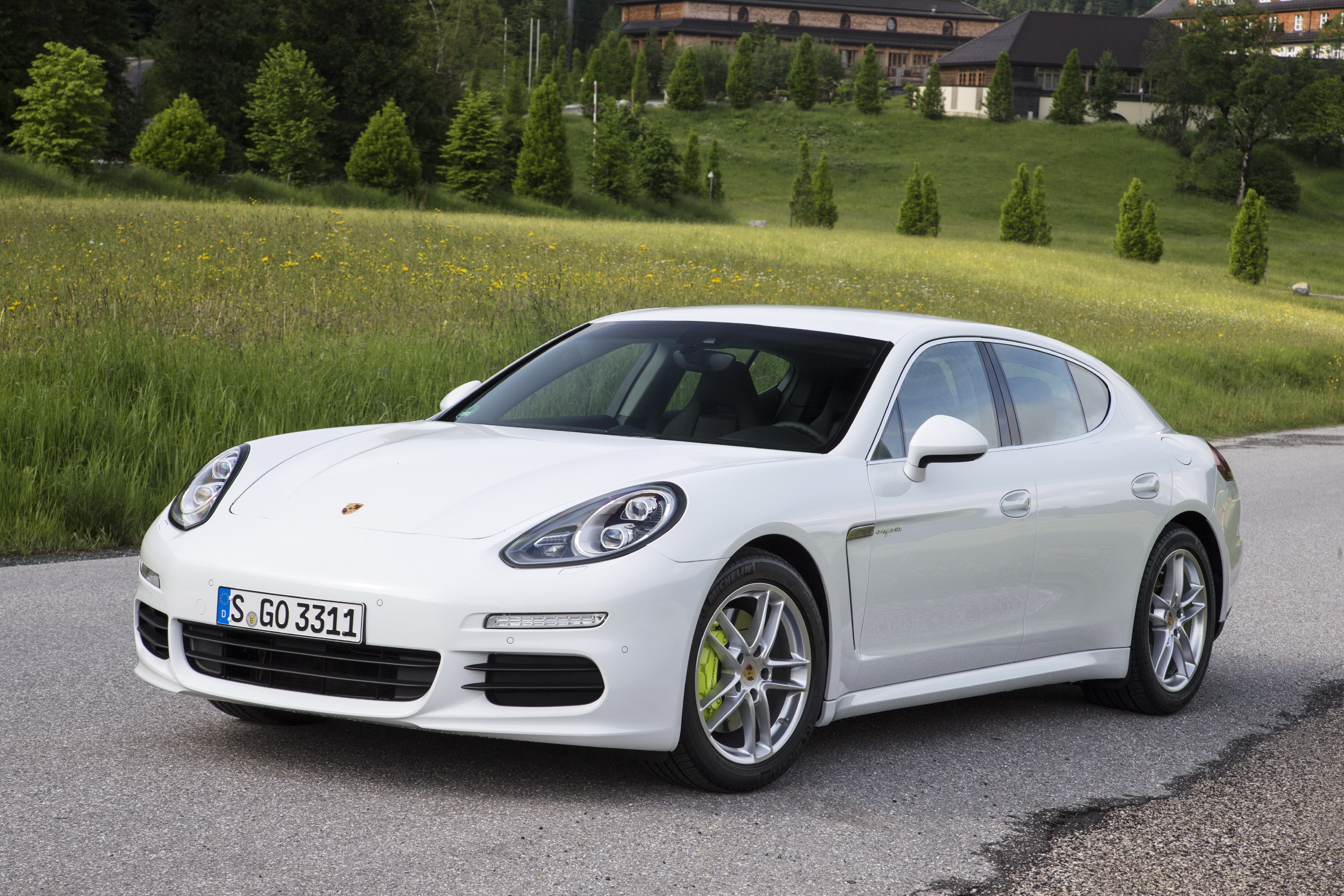 Porsche panamera. Порше Panamera 2014. Porsche Panamera s 2014. Porsche Panamera 2014 белая. Порше Панамера 4s e-Hybrid.