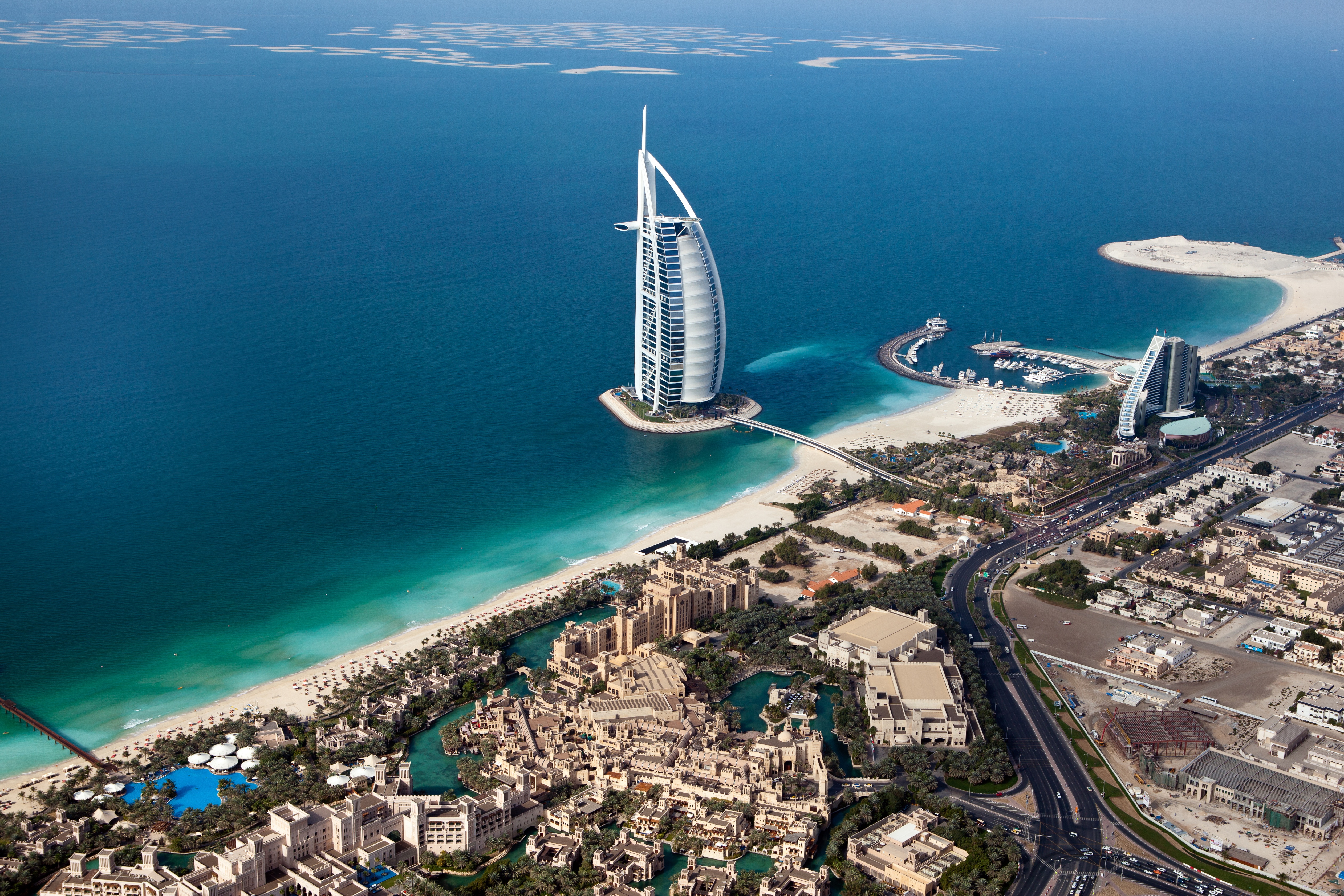 Картинка Дубай ОАЭ Jumeirah Al Naseem Море отеля Сверху Побережье город Объединённые Арабские Эмираты Отель Гостиница гостиницы берег Города