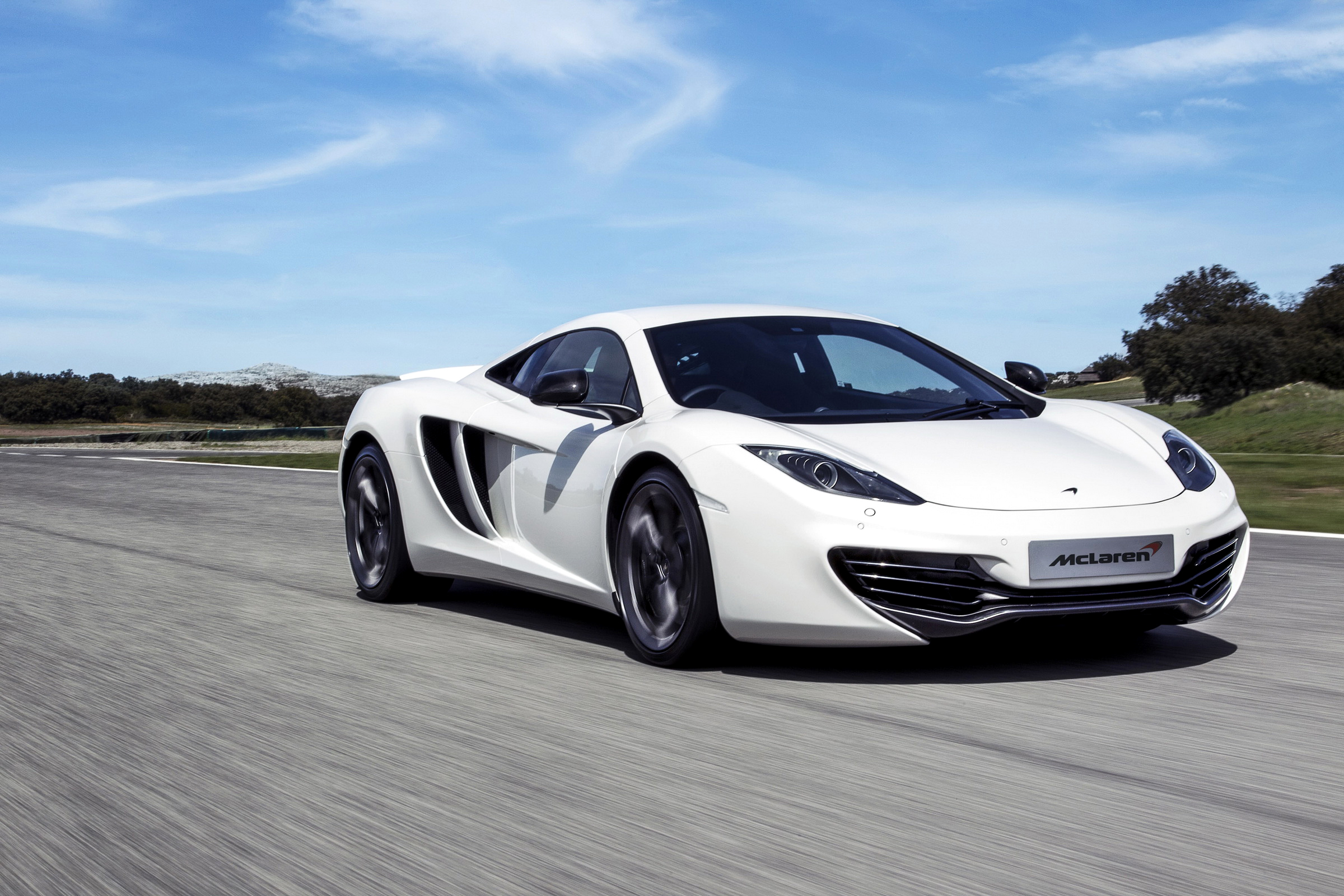 McLaren белый суперкар скачать