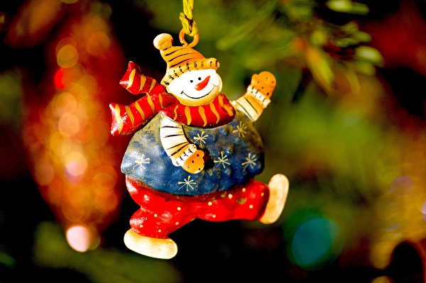 Фото Новый год снеговика Игрушки Праздники 600x399 Рождество снеговик Снеговики игрушка