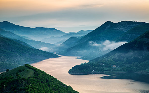 Пейзаж реки фото