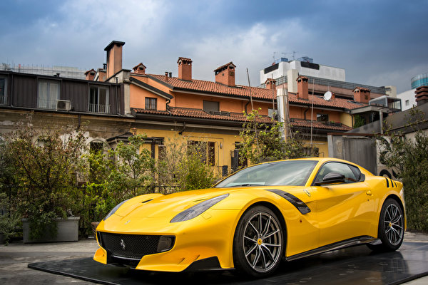 Фото машины ferrari