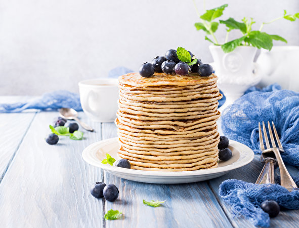 Pancake_Blueberries_Wood_planks_Plate_518181_591x450.jpg