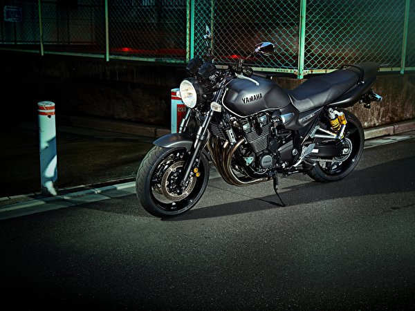 Фото Ямаха 2013-14 XJR1300 мотоцикл 600x450 Yamaha Мотоциклы
