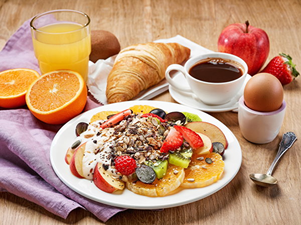 Coffee_Muesli_Fruit_Juice_Croissant_Apples_Orange_540487_300x224.jpg