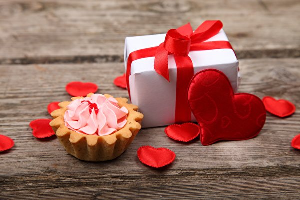Cake_Valentine's_Day_Heart_Gifts_544383_600x400.jpg