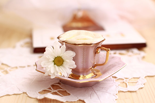 Coffee_Cappuccino_Camomiles_Cup_559148_600x400.jpg