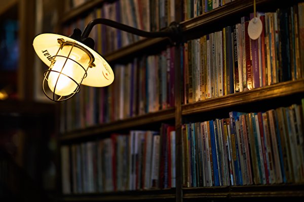 Фото библиотеке Книга Лампа 600x400 Библиотека ламп книги лампы
