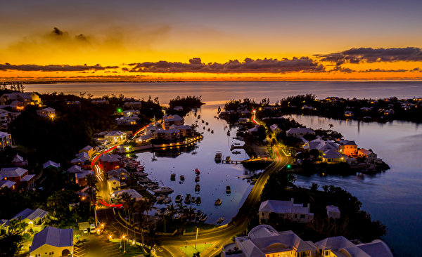 Фото Великобритания Bermuda Дороги Вечер заливы Сверху Причалы Здания Города 600x366 Пирсы Залив залива Пристань Дома город