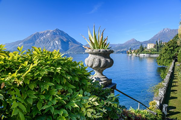 Картинка Альпы Италия Lago di Como, Varenna гора Природа Цветочный горшок Озеро 600x400 альп Горы