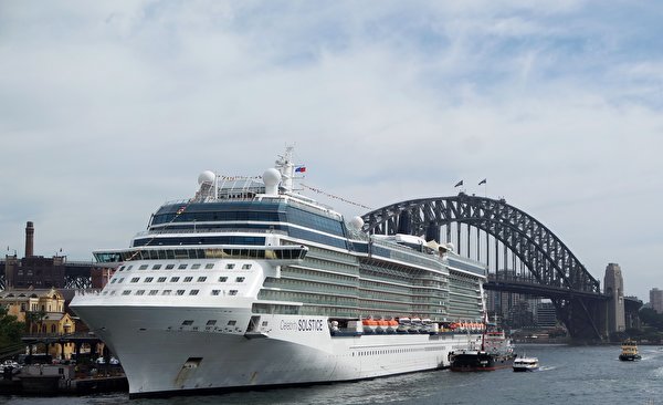 Обои для рабочего стола Сидней Австралия Круизный лайнер Celebrity Solstice Мосты Пристань город 600x366 мост Пирсы Причалы Города