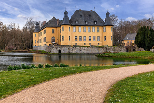 Фотографии Германия Castle Dyck Jüchen Замки Пруд город 600x400 замок Города