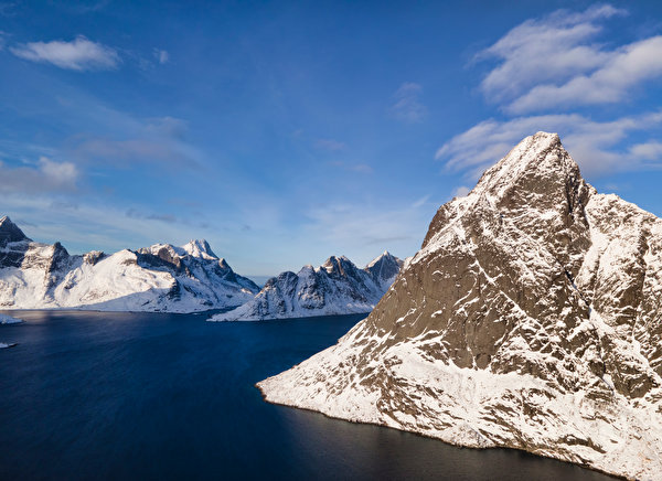 Обои для рабочего стола Лофотенские острова Норвегия Фьорд Горы Утес Природа 600x436 гора Скала скале скалы