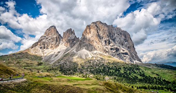 Обои для рабочего стола Альпы Италия Dolomites гора Скала Природа Облака 600x317 альп Горы Утес скале скалы облако облачно