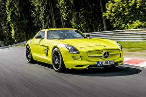 Обои Mercedes-Benz Желтые Роскошные 2013 SLS AMG Electric Drive автомобиль